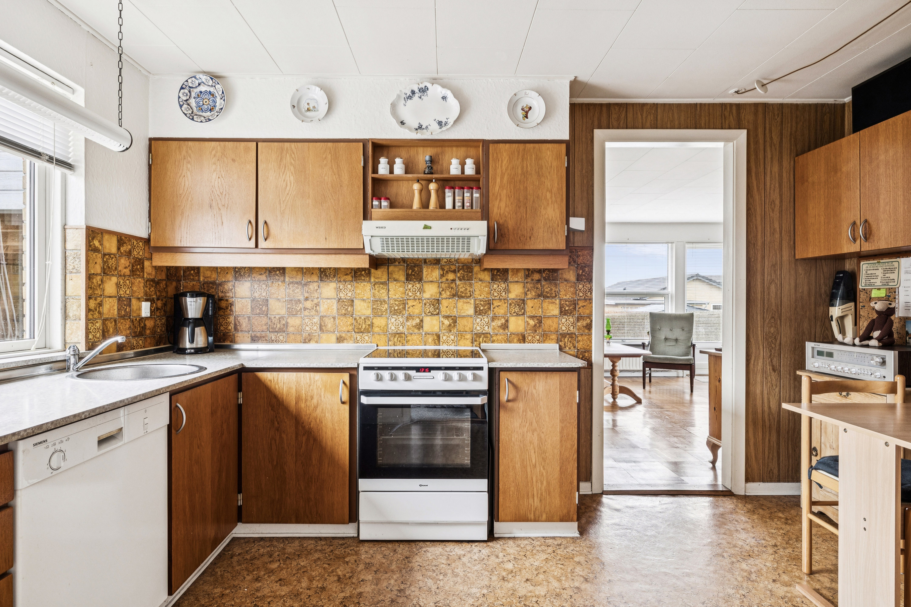 Fremhævet køkken billede i fuldskærmstilstand. Billede af Blegsøvej 9, Voerladegård, 8660 Skanderborg