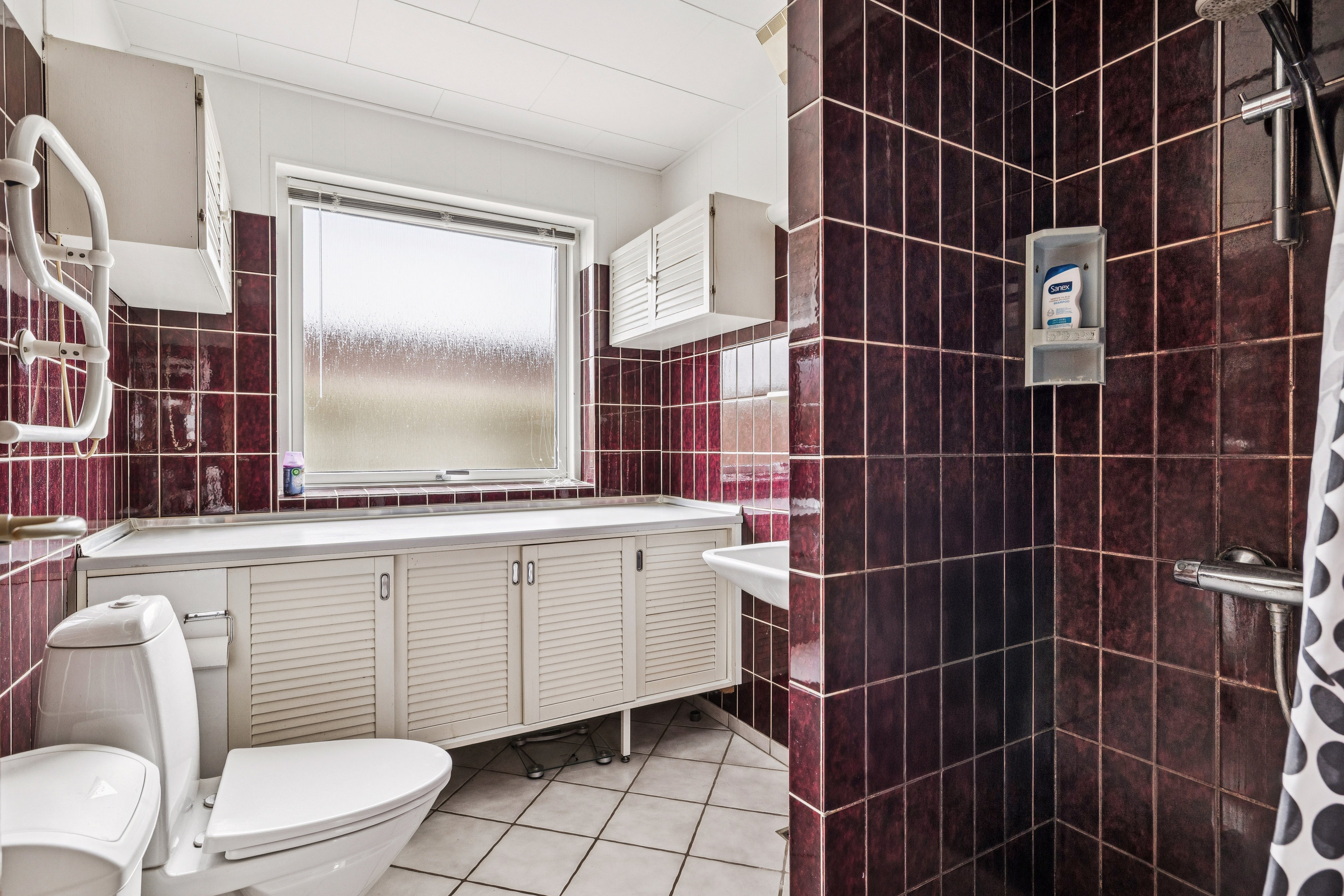 Fremhævet badeværelse billede i fuldskærmstilstand. Billede af Blegsøvej 9, Voerladegård, 8660 Skanderborg