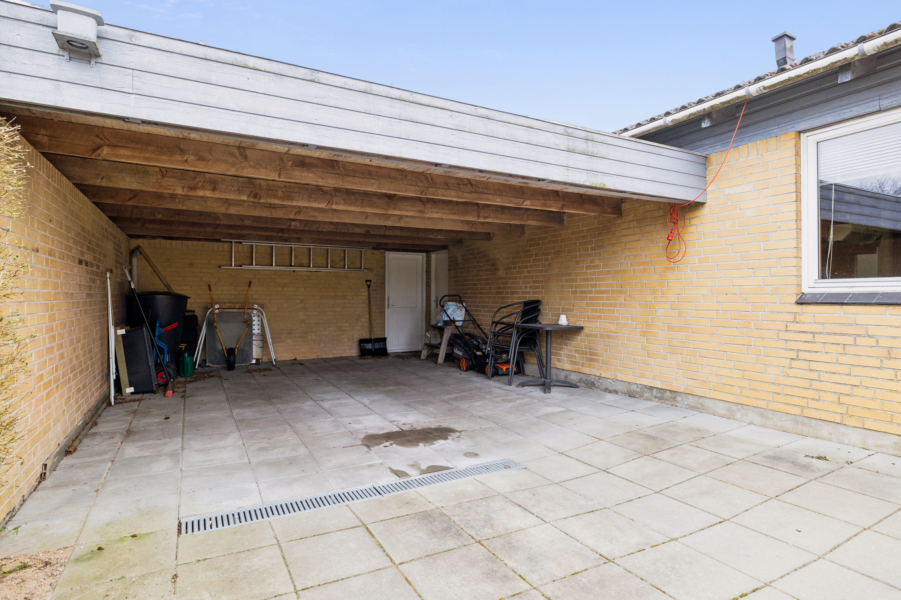 Fremhævet carport billede i fuldskærmstilstand. Billede af Blegsøvej 9, Voerladegård, 8660 Skanderborg