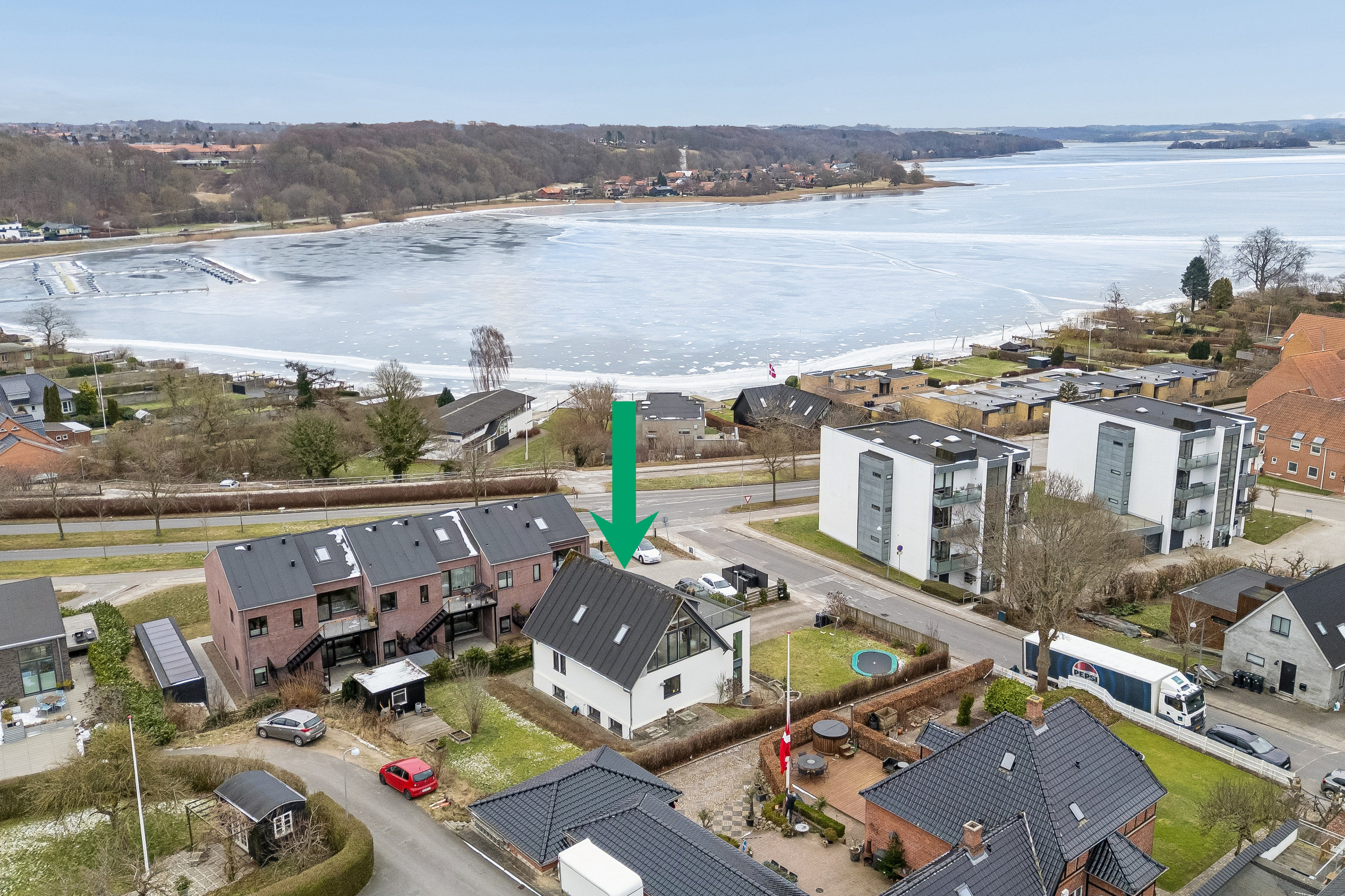 Fremhævet luftfoto billede i fuldskærmstilstand. Billede af Krøyer Kielbergs Vej 15, 8660 Skanderborg