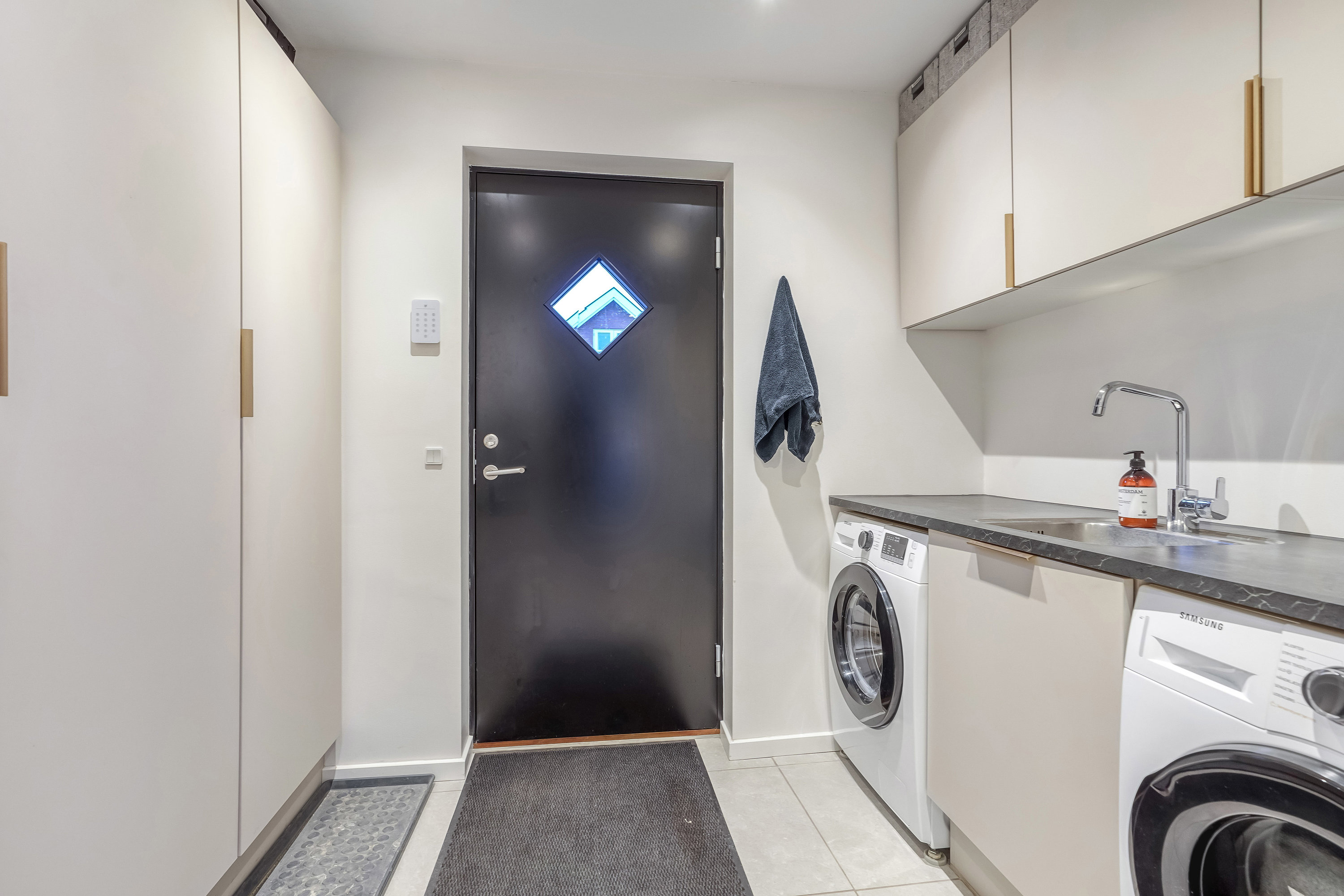 Fremhævet bryggers billede i fuldskærmstilstand. Billede af Holstedvej 36, Bolbro, 5200 Odense V