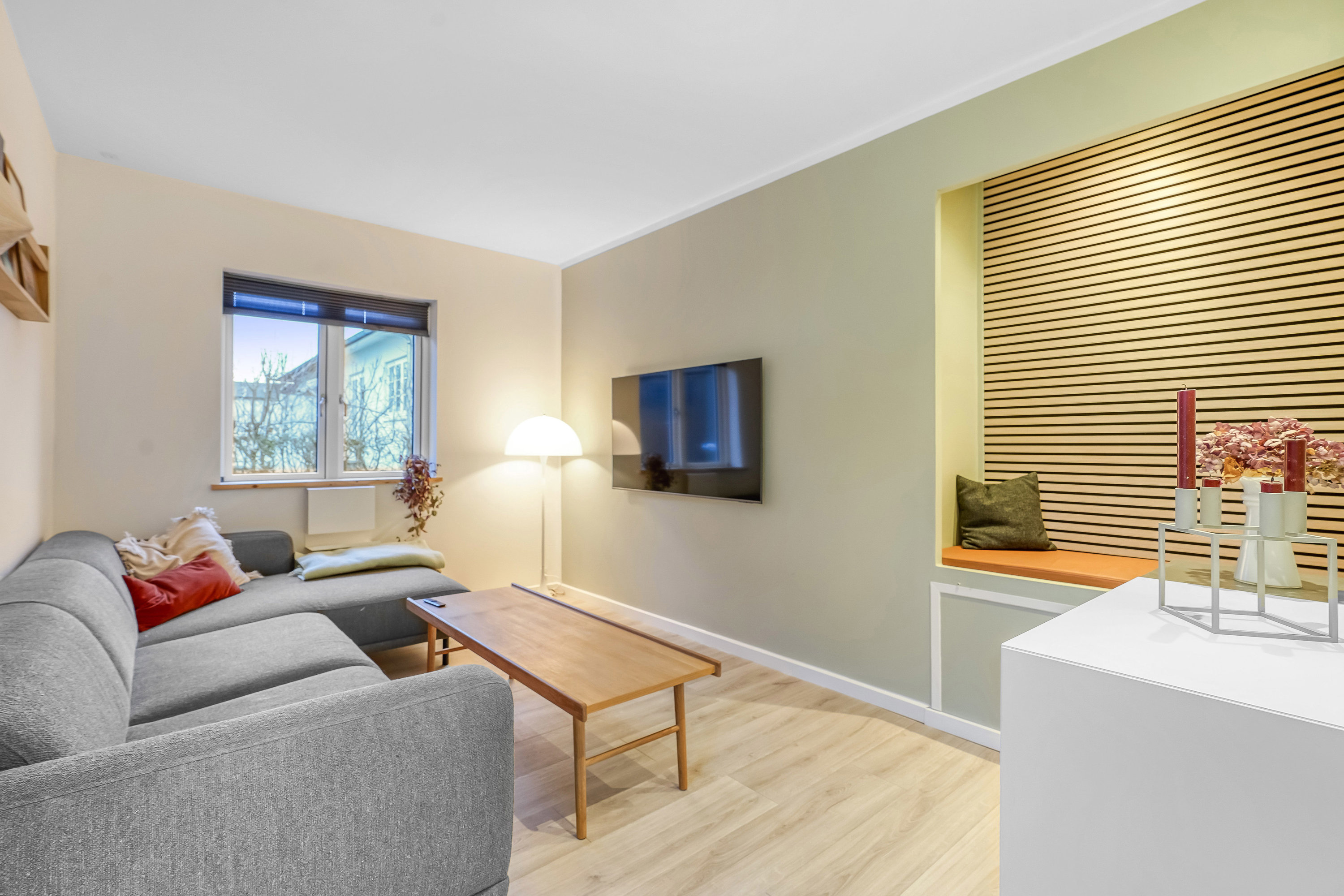 Fremhævet stue billede i fuldskærmstilstand. Billede af Holstedvej 36, Bolbro, 5200 Odense V