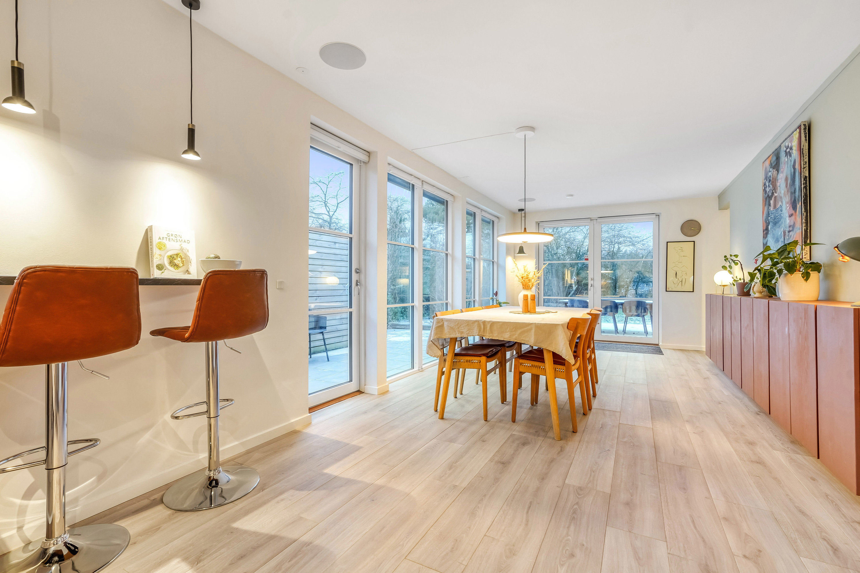 Fremhævet stue billede i fuldskærmstilstand. Billede af Holstedvej 36, Bolbro, 5200 Odense V