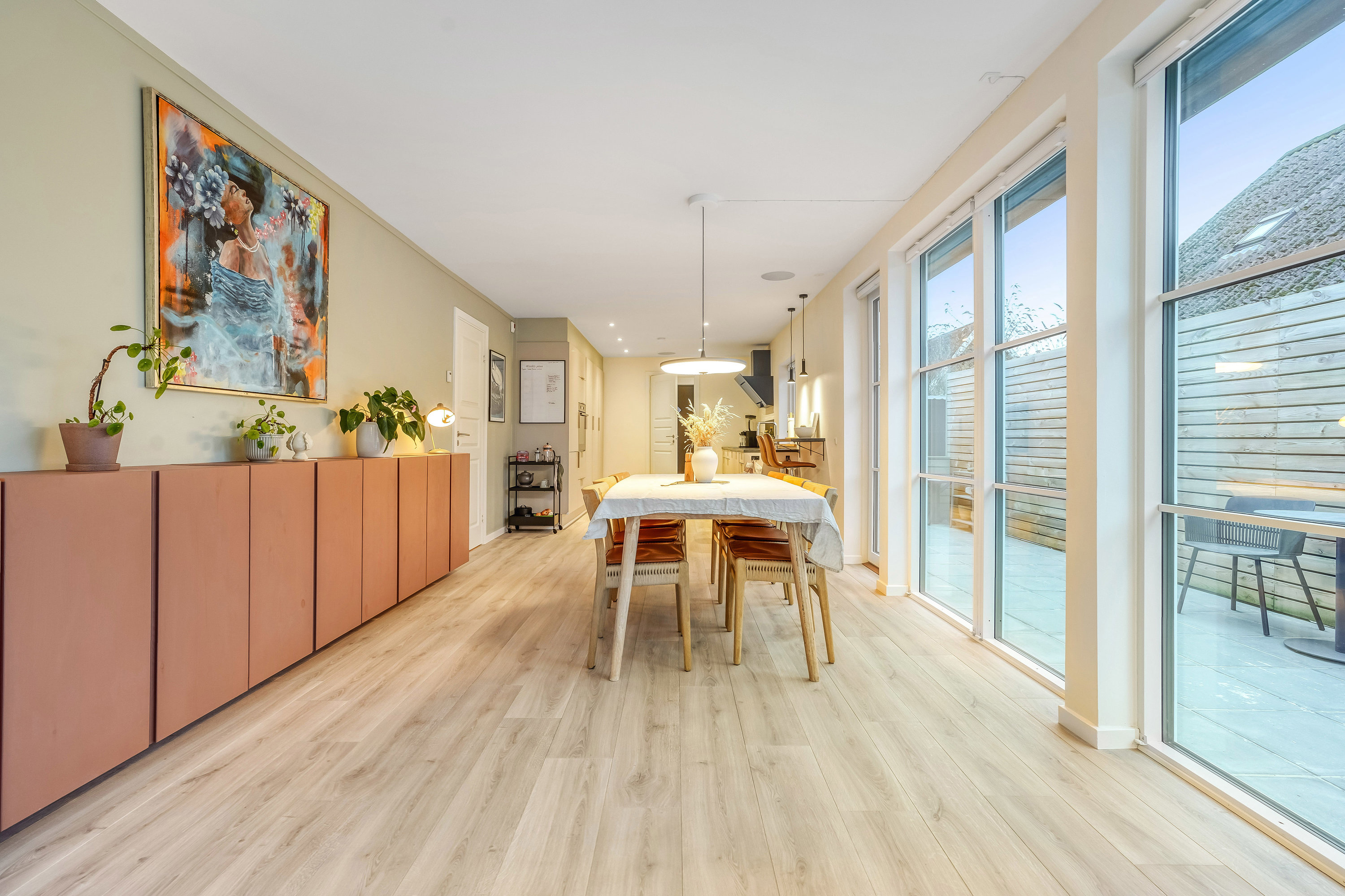 Fremhævet stue billede i fuldskærmstilstand. Billede af Holstedvej 36, Bolbro, 5200 Odense V