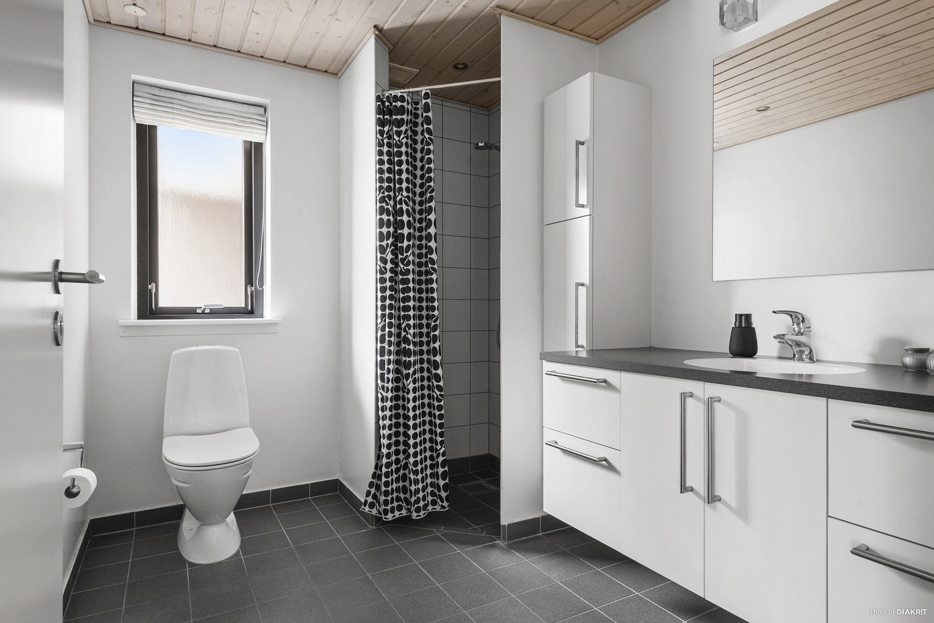 Fremhævet badeværelse billede i fuldskærmstilstand. Billede af Jordsteds Ager 44, 8300 Odder