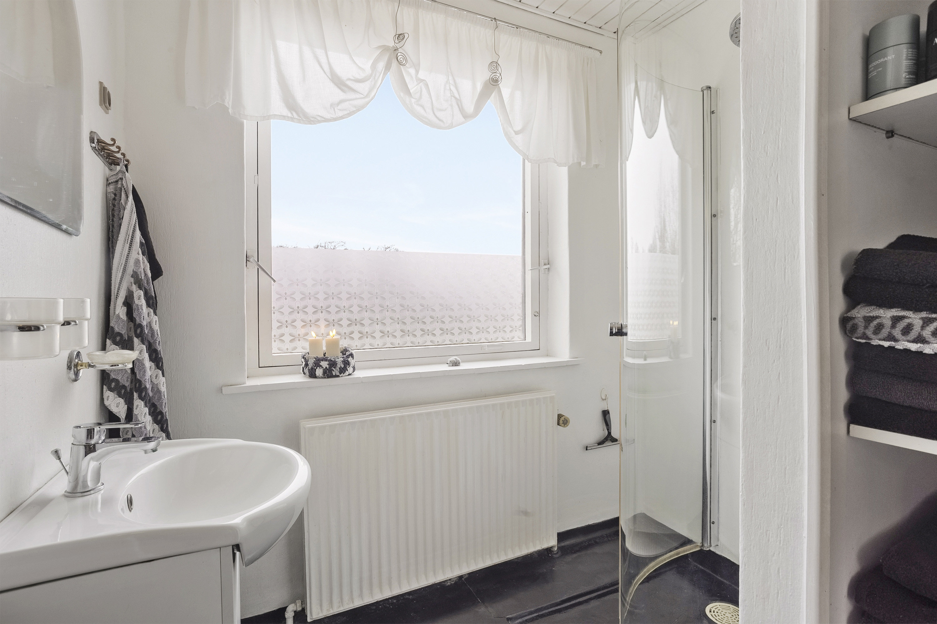 Fremhævet badeværelse billede i fuldskærmstilstand. Billede af Præstevænget 11, Skodborg, 6630 Rødding