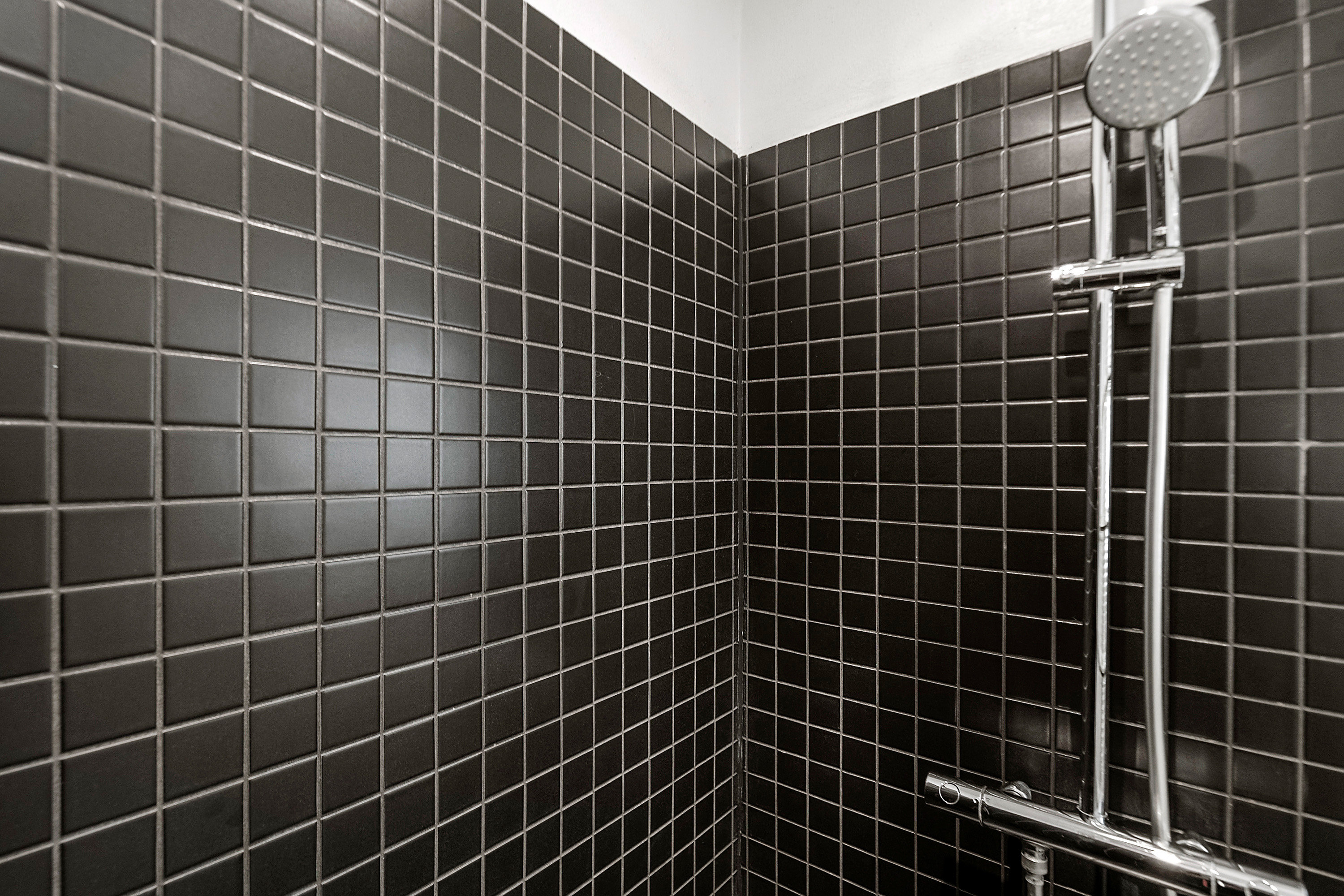 Fremhævet badeværelse billede i fuldskærmstilstand. Billede af Jordbrovej 31, 3. 2., 8200 Aarhus N