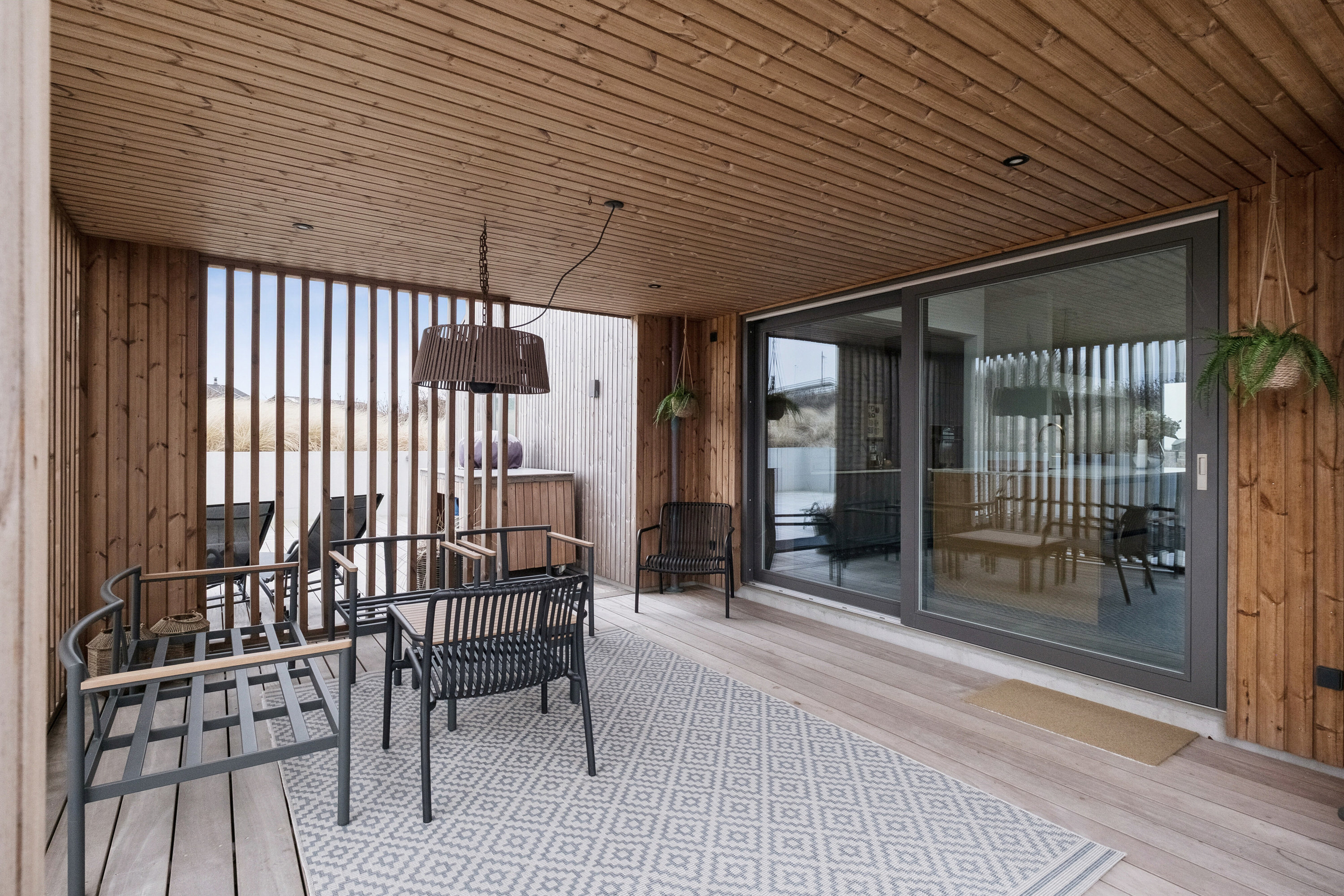 Fremhævet overdækket terrasse billede i fuldskærmstilstand. Billede af Ved Stranden 5, Skal Klit, 9800 Hjørring