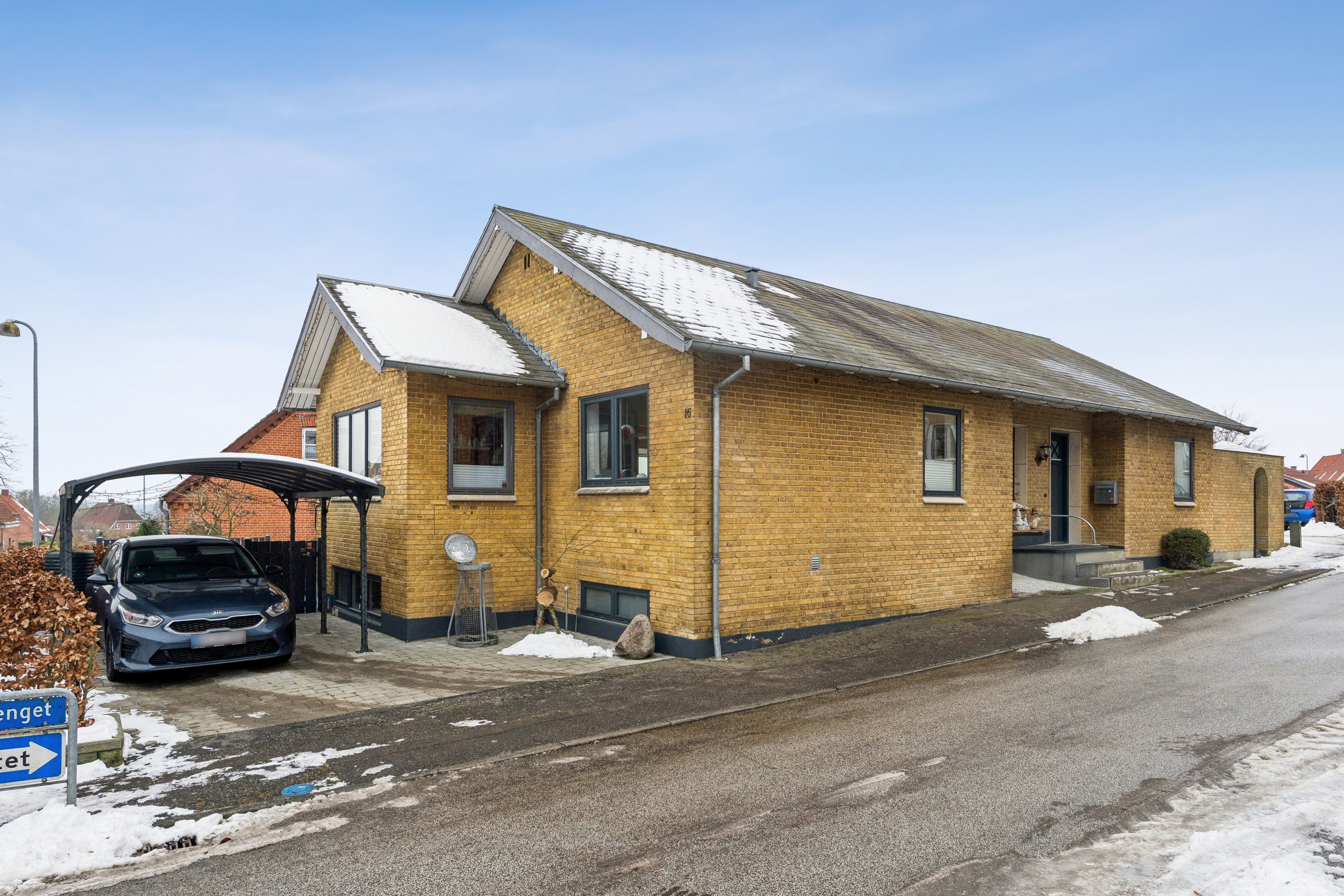 Fremhævet set fra vejen billede i fuldskærmstilstand. Billede af Præstøvej 16, 4640 Faxe