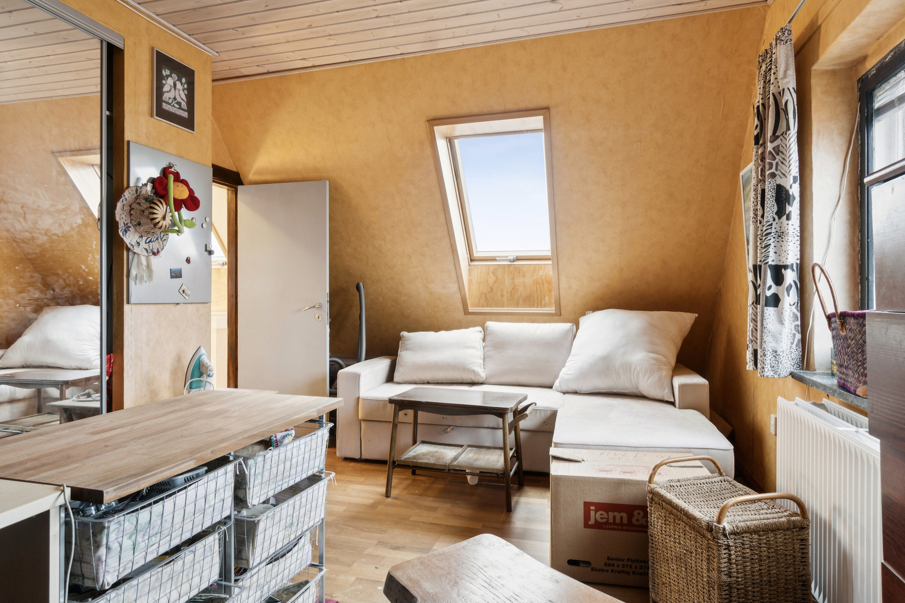 Fremhævet stue billede i fuldskærmstilstand. Billede af Gyvelvej 17, 4200 Slagelse