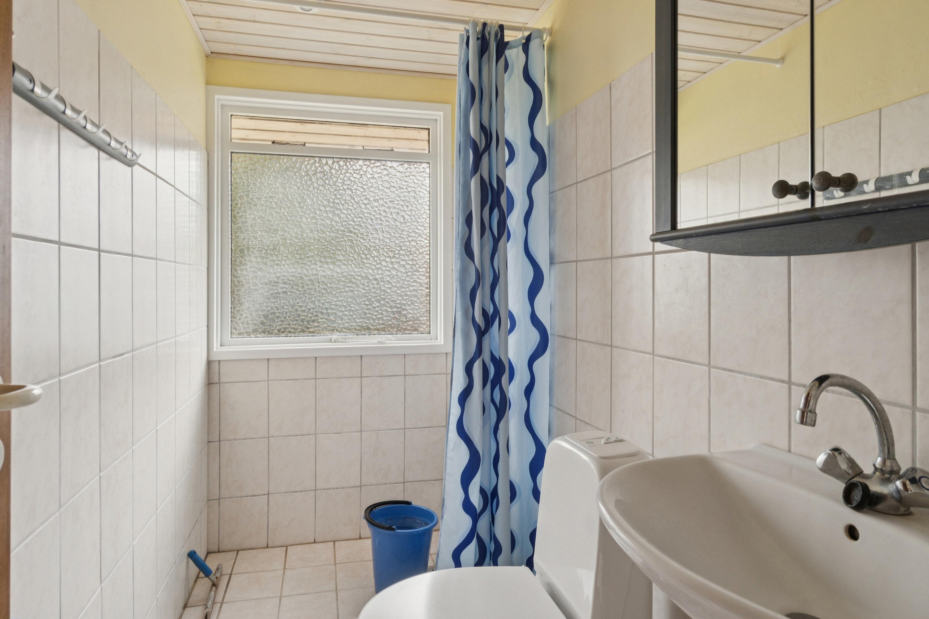 Fremhævet badeværelse billede i fuldskærmstilstand. Billede af Kildevænget 2, Indelukket, 4550 Asnæs