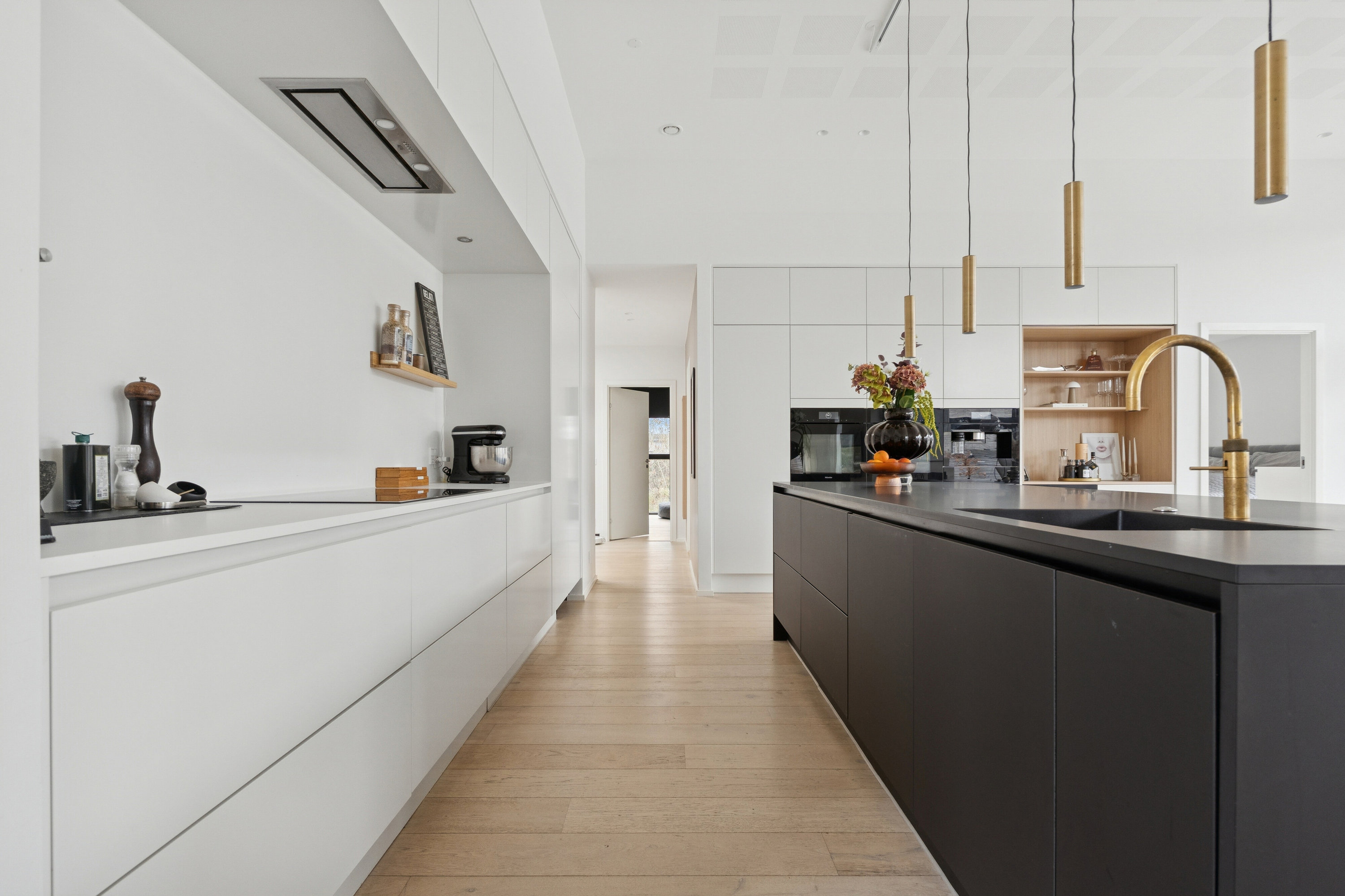 Fremhævet køkken billede i fuldskærmstilstand. Billede af Onsholtgårdsvej 104, 8260 Viby J