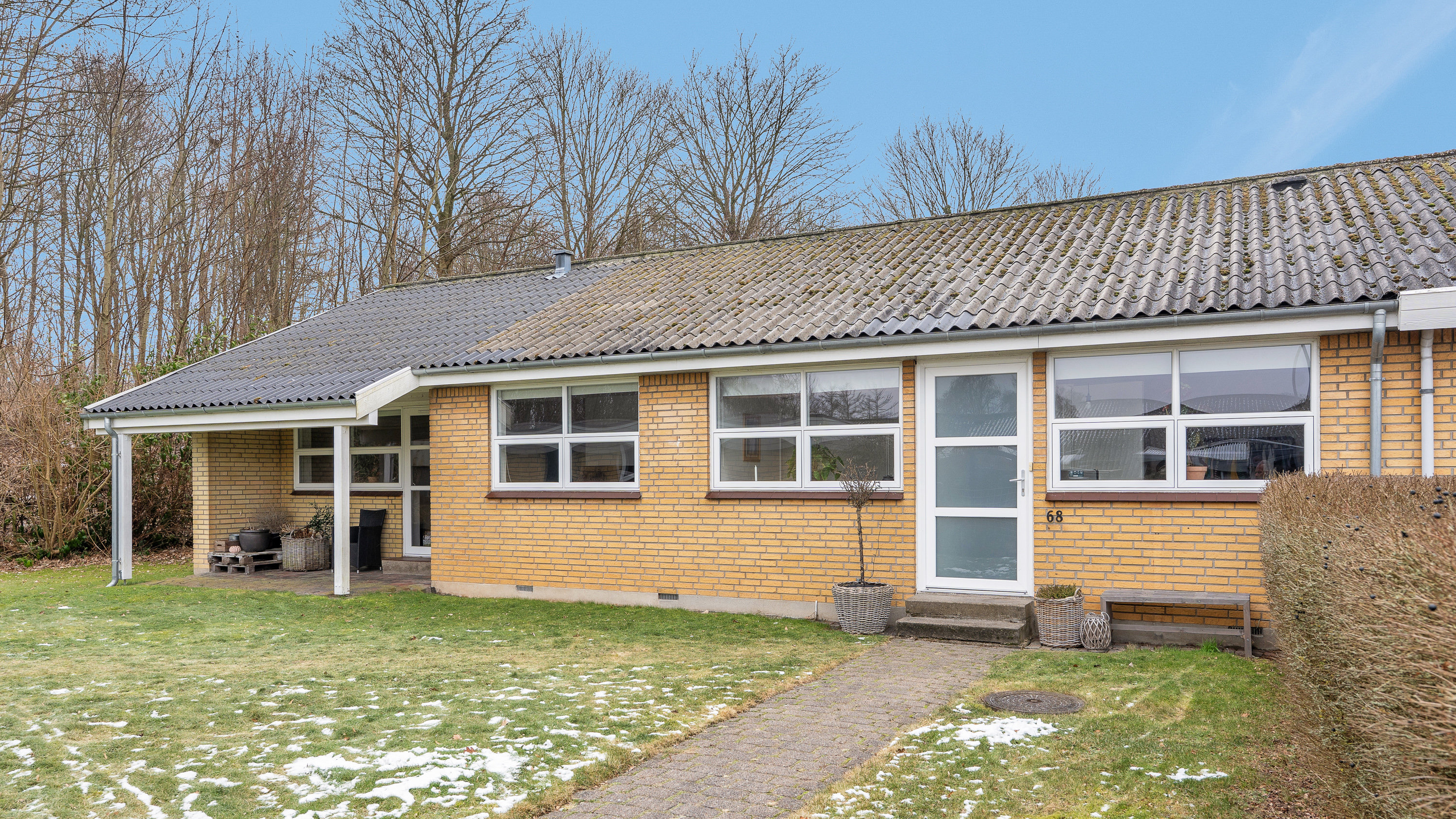 Fremhævet facade billede i fuldskærmstilstand. Billede af Morelvej 68, Sanderum, 5250 Odense SV