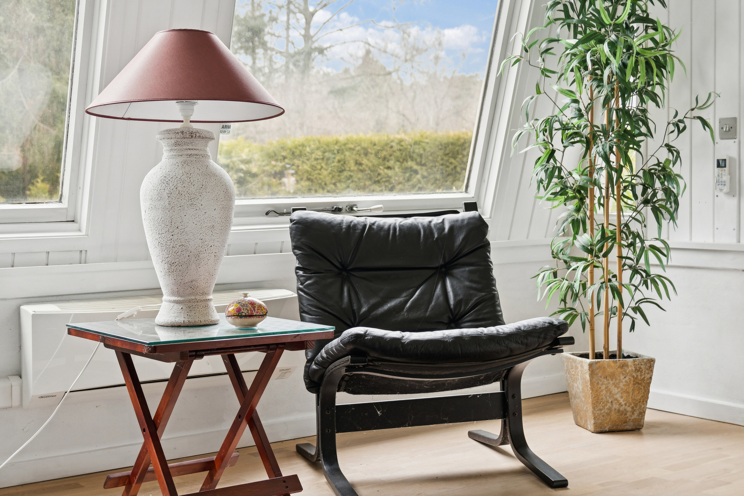 Fremhævet stue billede i fuldskærmstilstand. Billede af Skovbovej 23, Asserbo, 3300 Frederiksværk