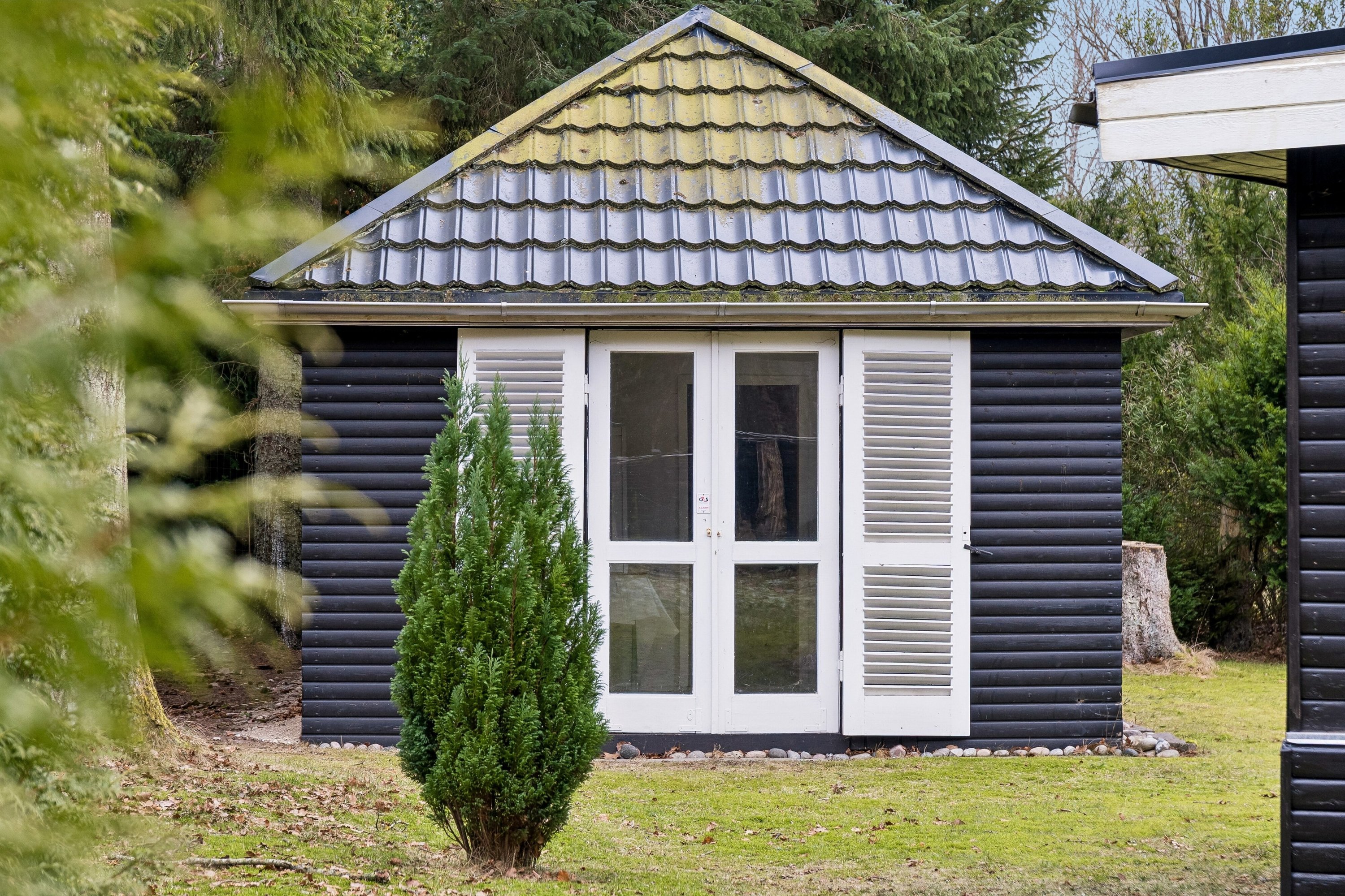 Fremhævet udhus billede i fuldskærmstilstand. Billede af Skovbovej 23, Asserbo, 3300 Frederiksværk