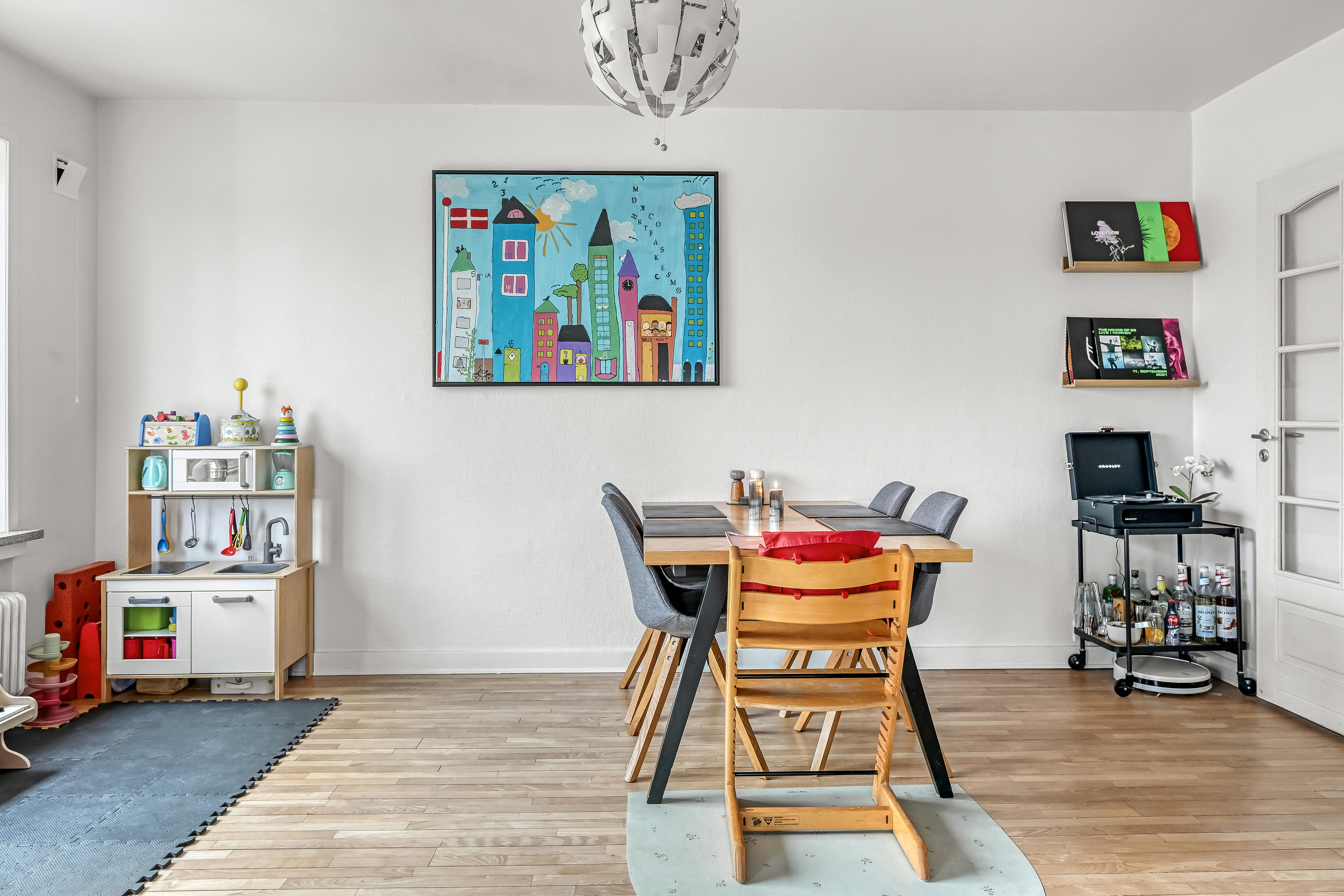 Fremhævet stue billede i fuldskærmstilstand. Billede af Jagtvej 2, 7200 Grindsted