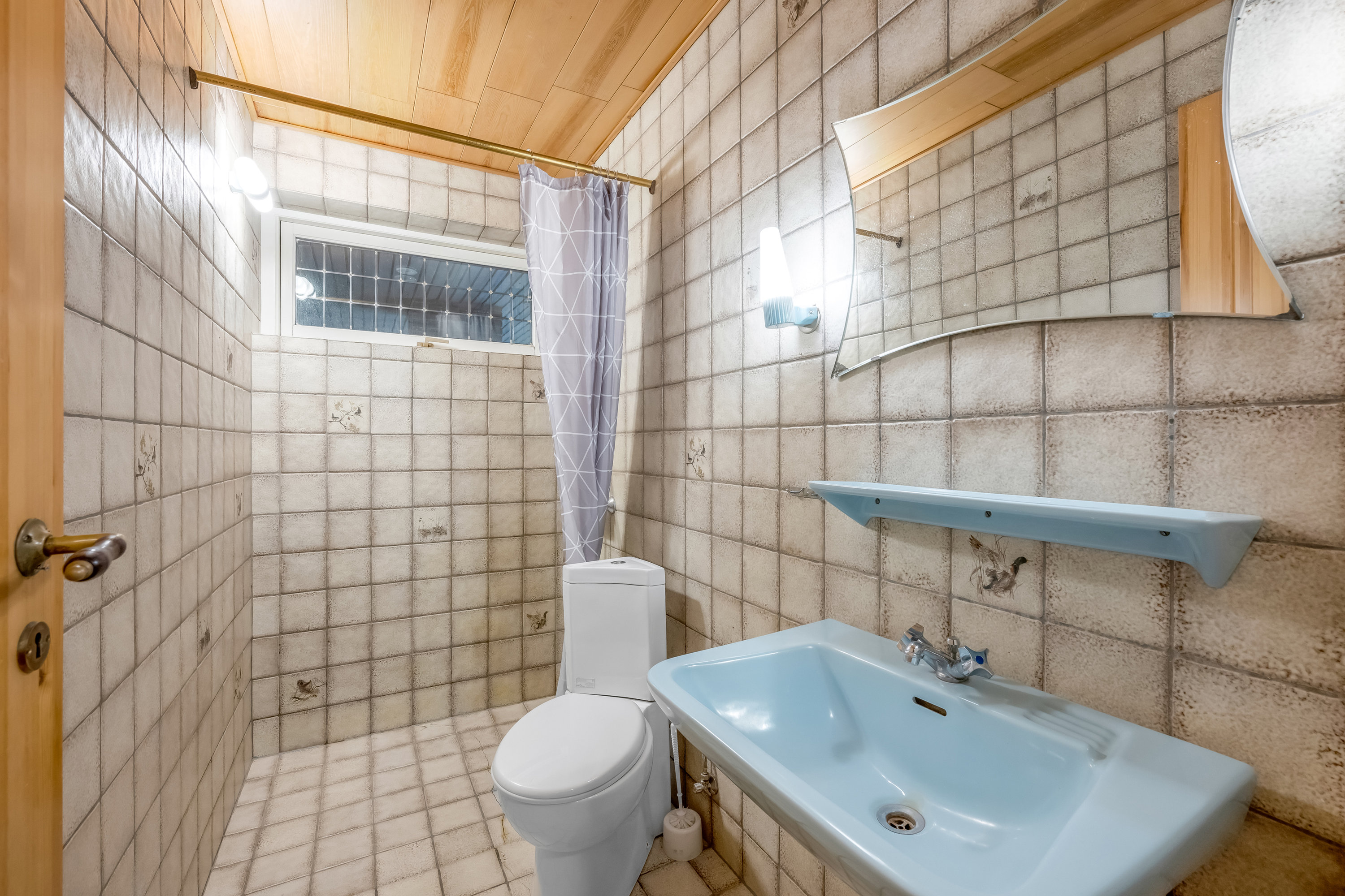 Fremhævet toilet billede i fuldskærmstilstand. Billede af Skovbrynet 9 og 11, Ølstrup, 6950 Ringkøbing