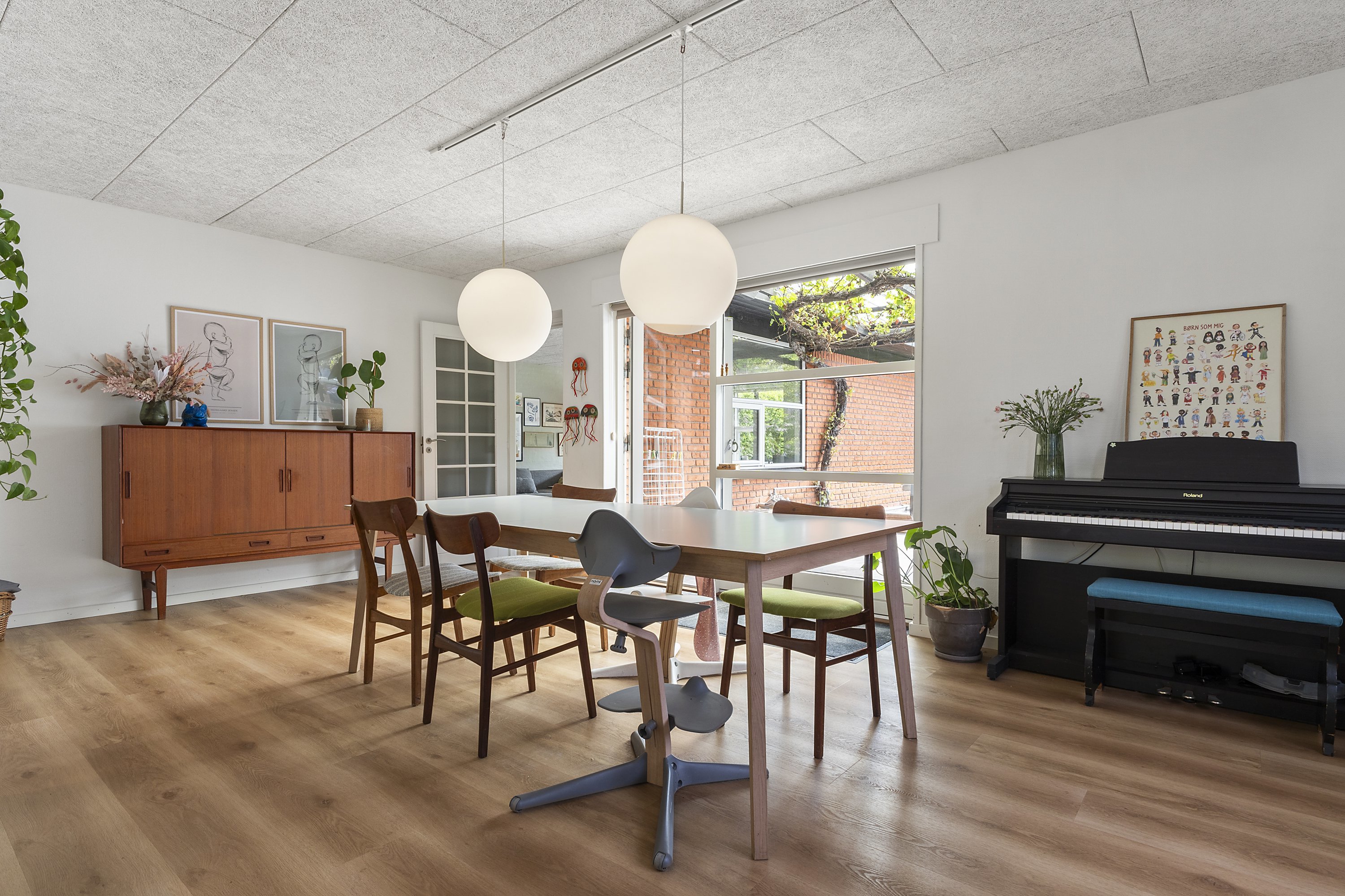 Fremhævet stue billede i fuldskærmstilstand. Billede af Møllevej 40, 9800 Hjørring