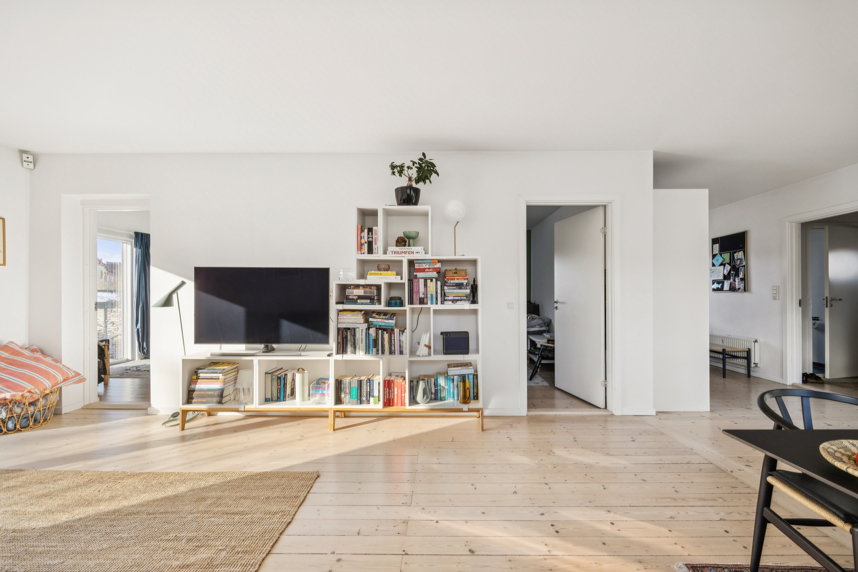 Fremhævet stue billede i fuldskærmstilstand. Billede af Langagervej 17B, 2500 Valby