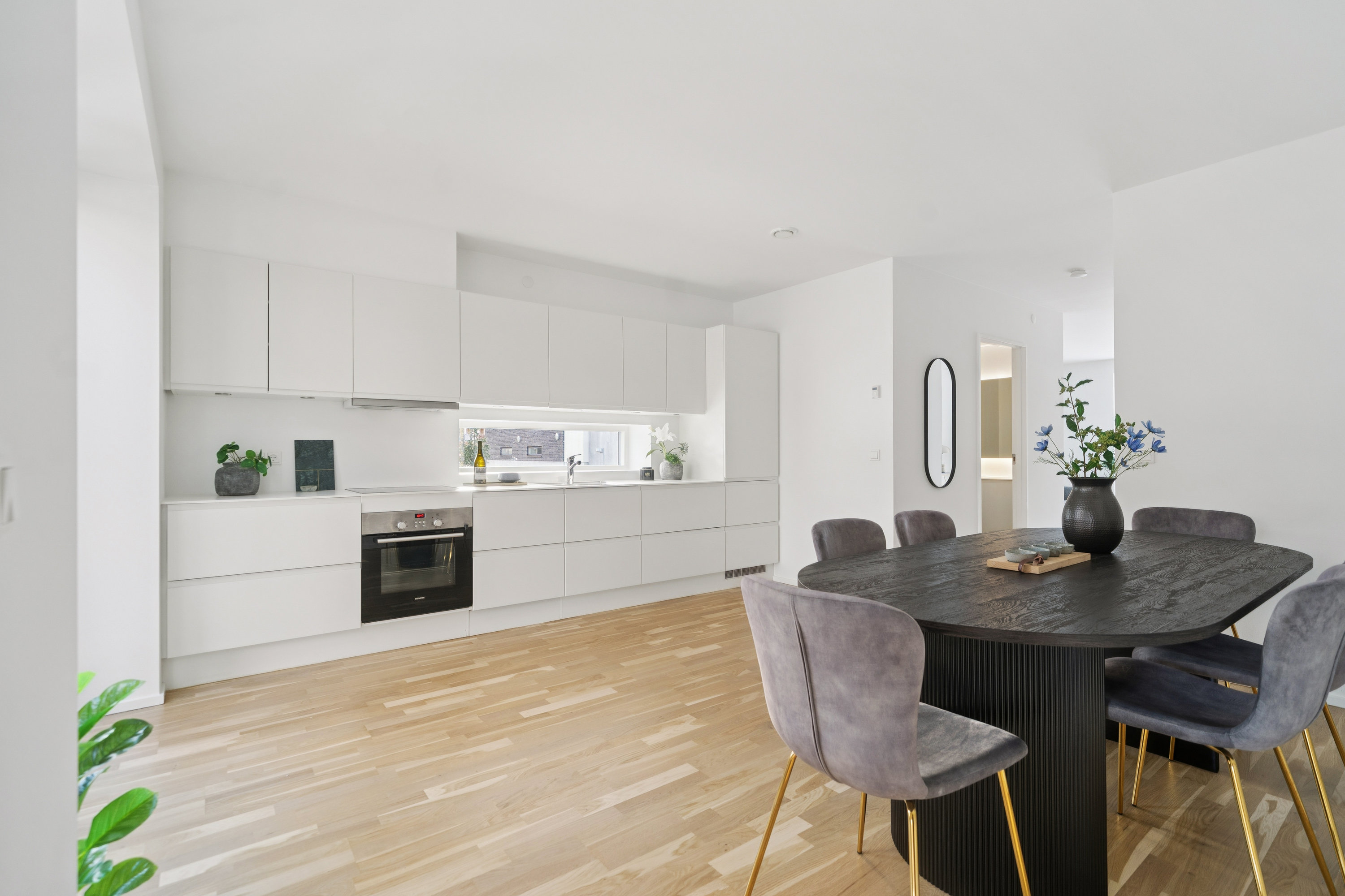 Fremhævet stue billede i fuldskærmstilstand. Billede af Pinievej 52, 2880 Bagsværd