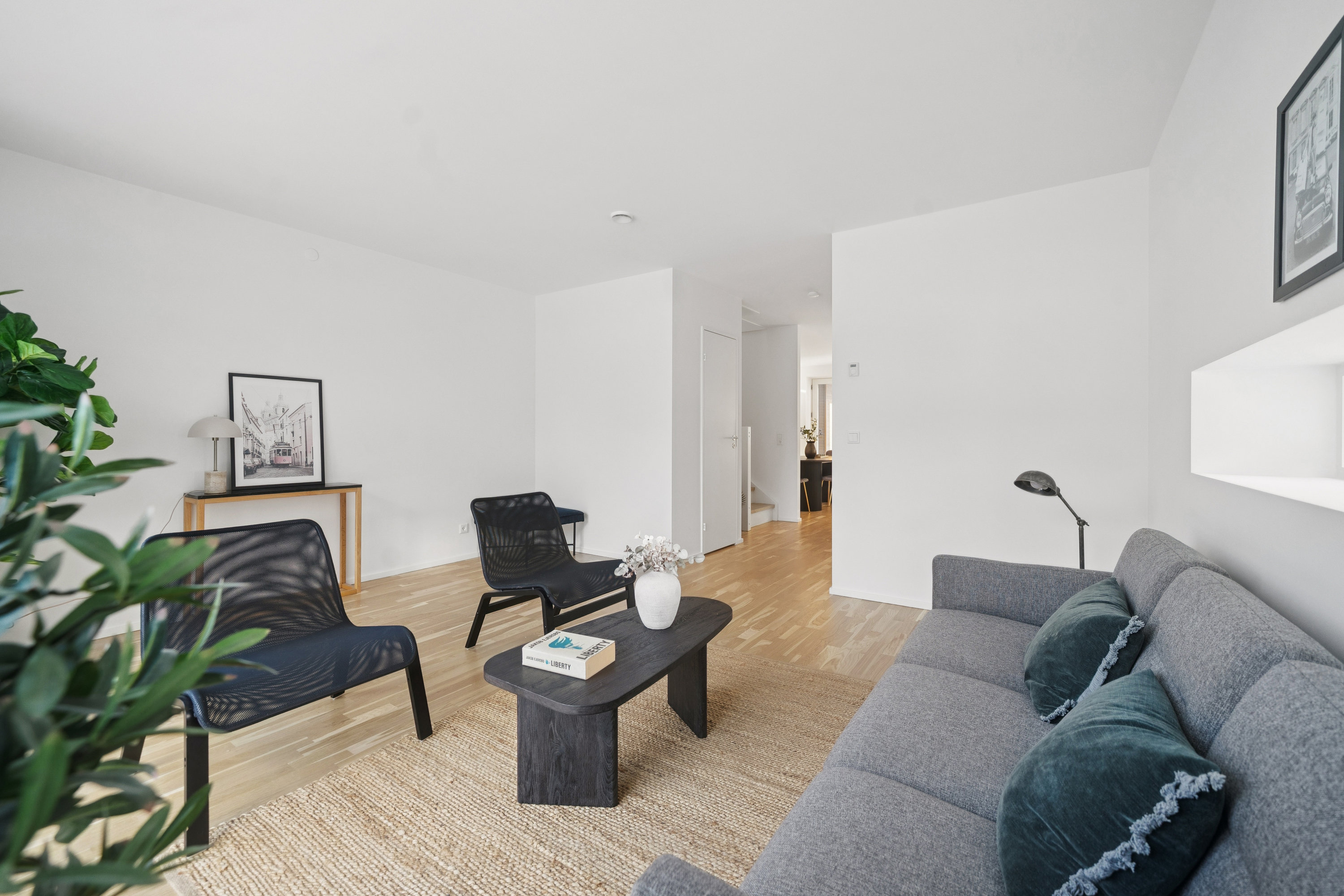 Fremhævet stue billede i fuldskærmstilstand. Billede af Pinievej 52, 2880 Bagsværd