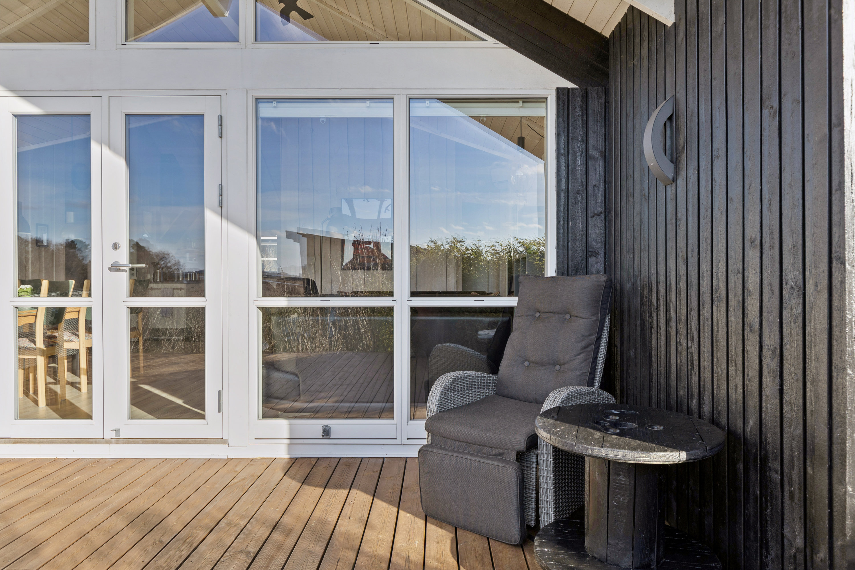 Fremhævet terrasse billede i fuldskærmstilstand. Billede af Ravnholt 48, Havnsø, 4591 Føllenslev