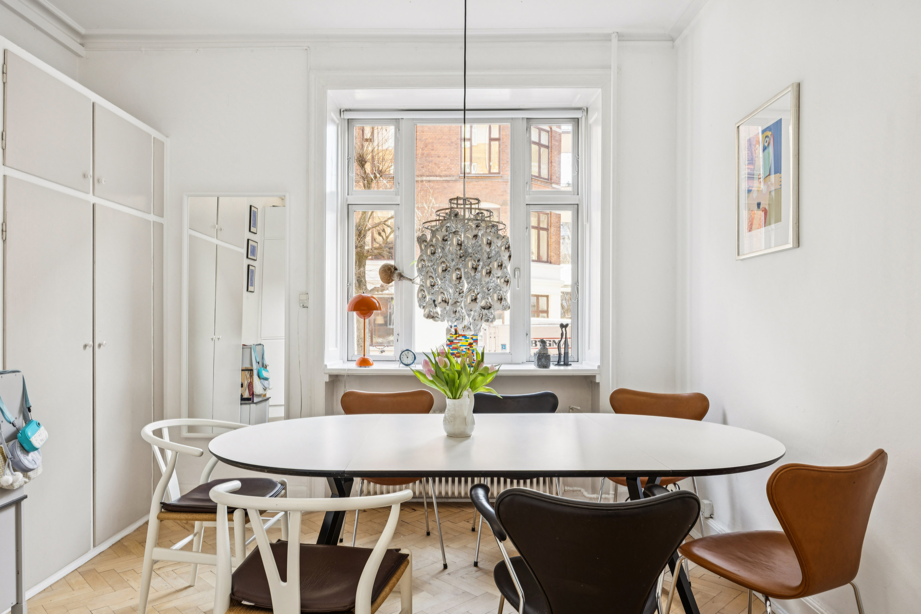 Fremhævet stue billede i fuldskærmstilstand. Billede af N.J. Fjords Alle 2, st.. tv., 1957 Frederiksberg C