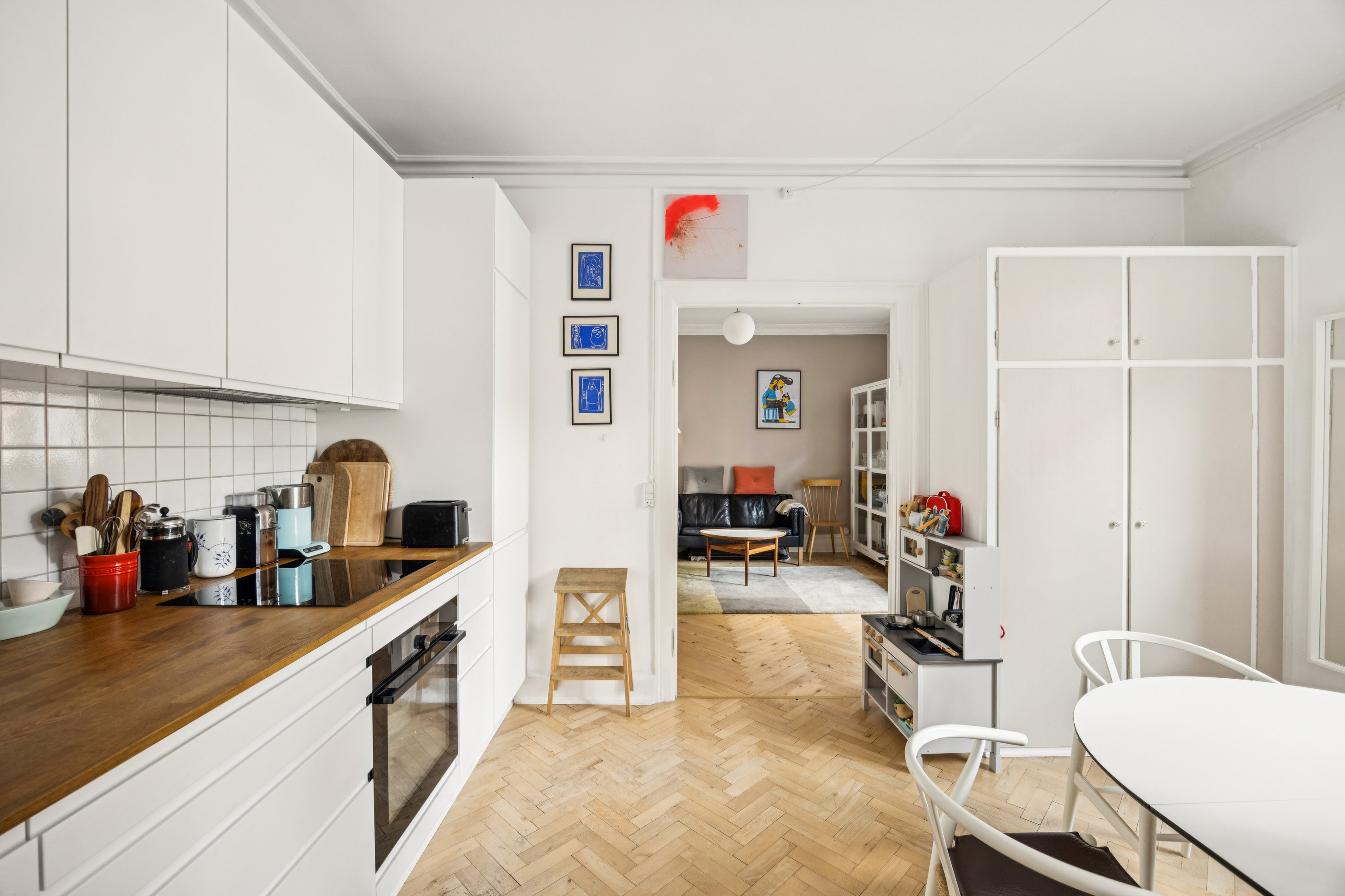 Fremhævet køkken billede i fuldskærmstilstand. Billede af N.J. Fjords Alle 2, st.. tv., 1957 Frederiksberg C