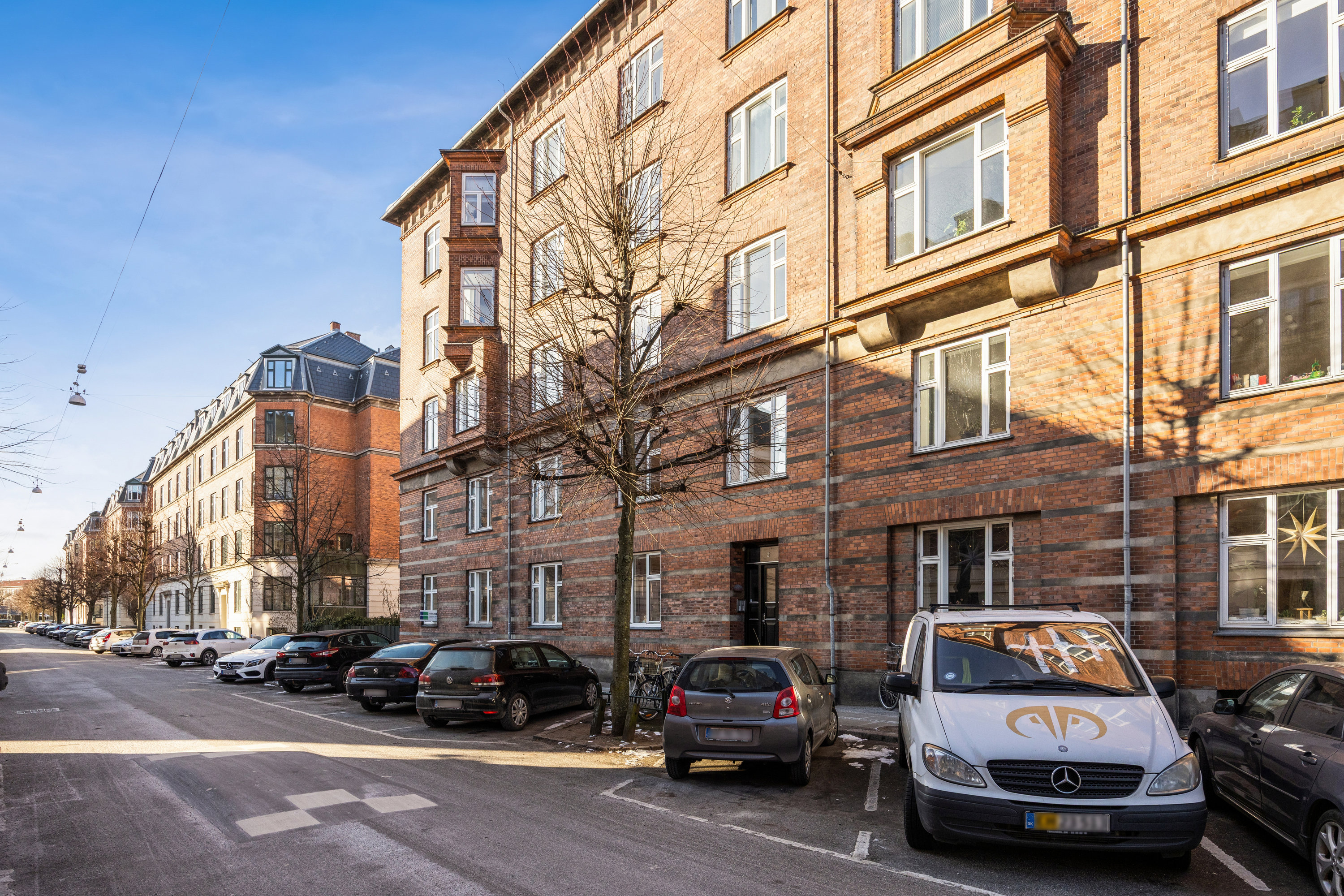 Fremhævet andet billede i fuldskærmstilstand. Billede af N.J. Fjords Alle 2, st.. tv., 1957 Frederiksberg C