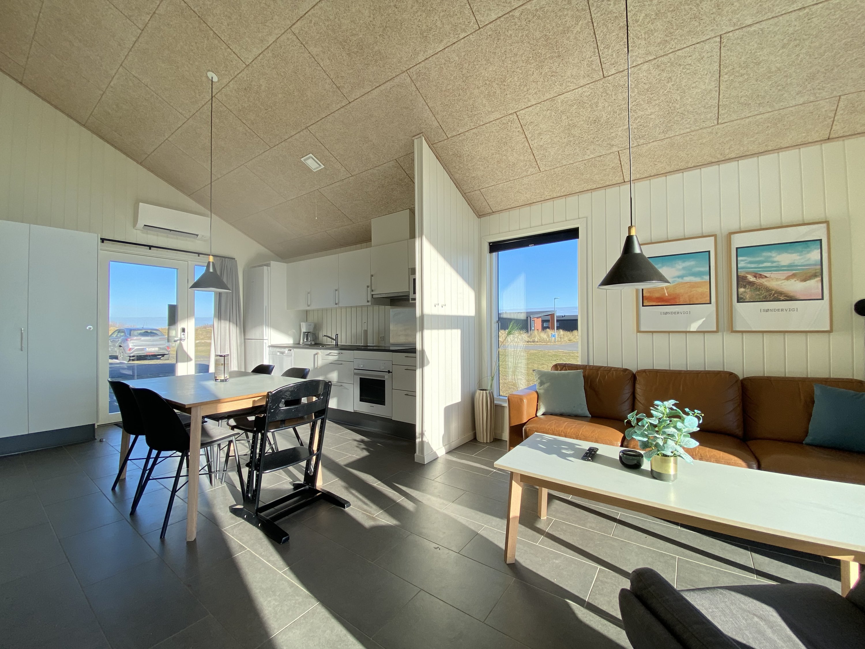 Fremhævet opholdsrum billede i fuldskærmstilstand. Billede af Havstien 21, Søndervig, 6950 Ringkøbing