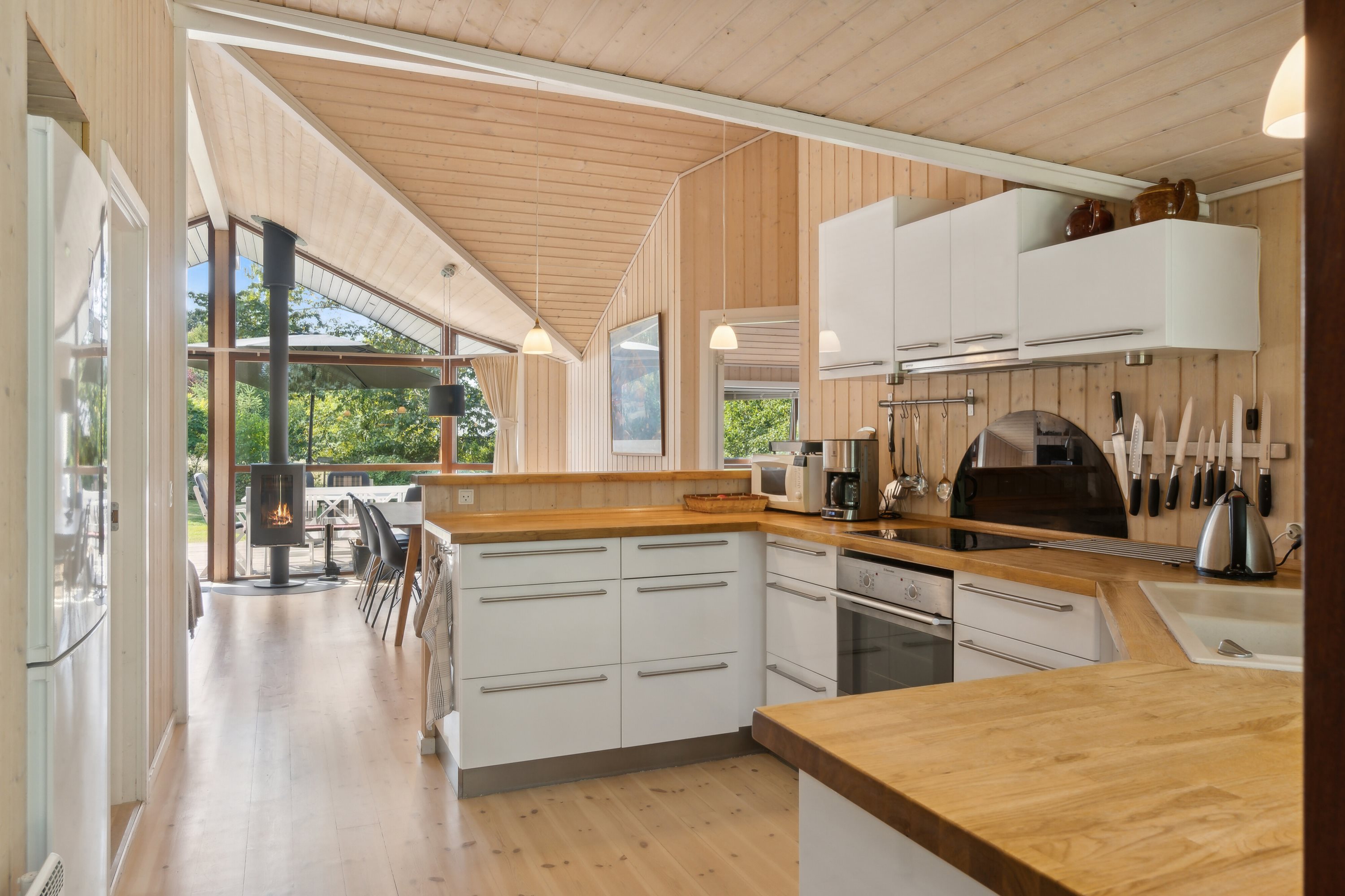 Fremhævet køkken billede i fuldskærmstilstand. Billede af Nøddebakken 1B, Veddinge Bk, 4540 Fårevejle