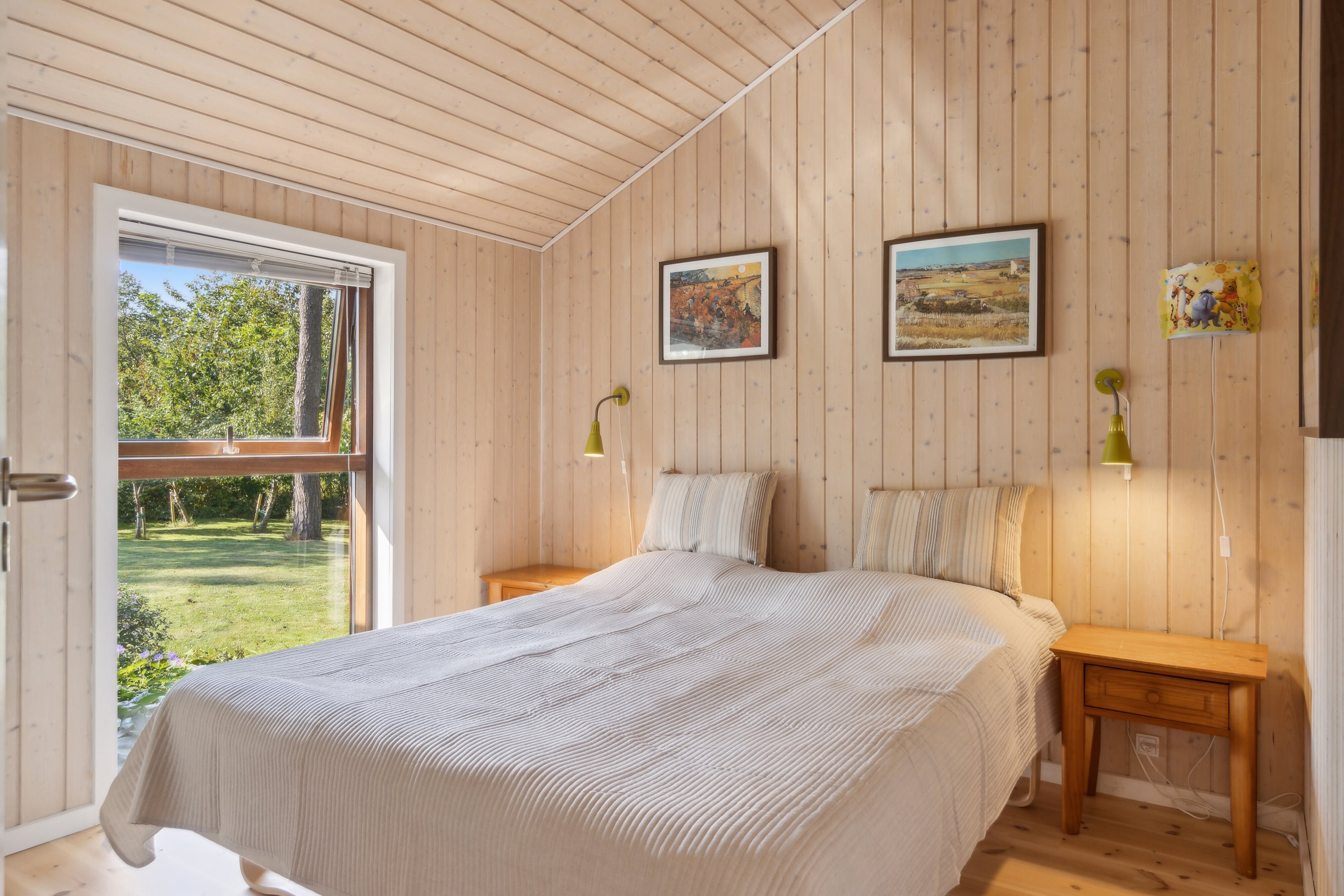 Fremhævet soveværelse billede i fuldskærmstilstand. Billede af Nøddebakken 1B, Veddinge Bk, 4540 Fårevejle