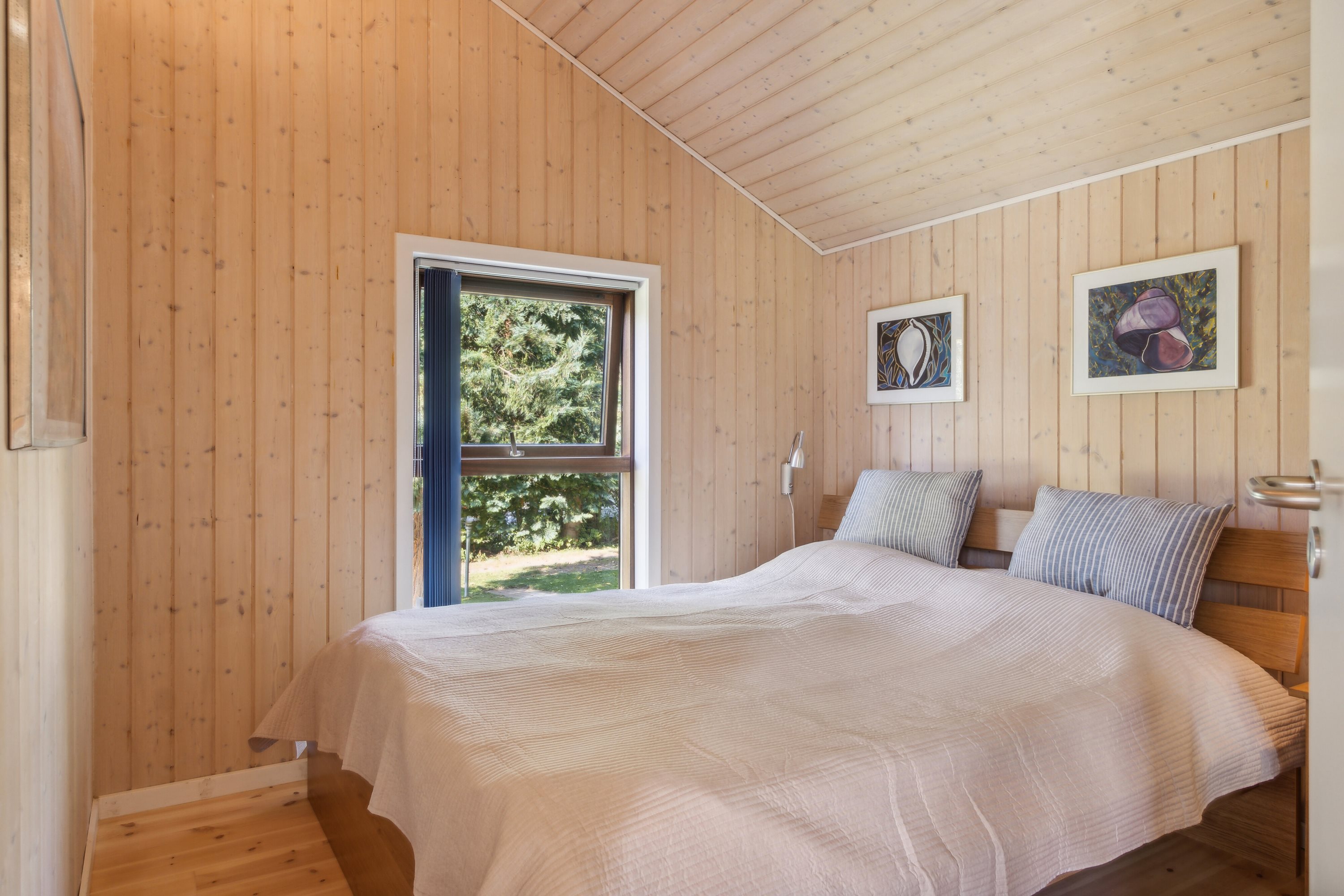 Fremhævet soveværelse billede i fuldskærmstilstand. Billede af Nøddebakken 1B, Veddinge Bk, 4540 Fårevejle