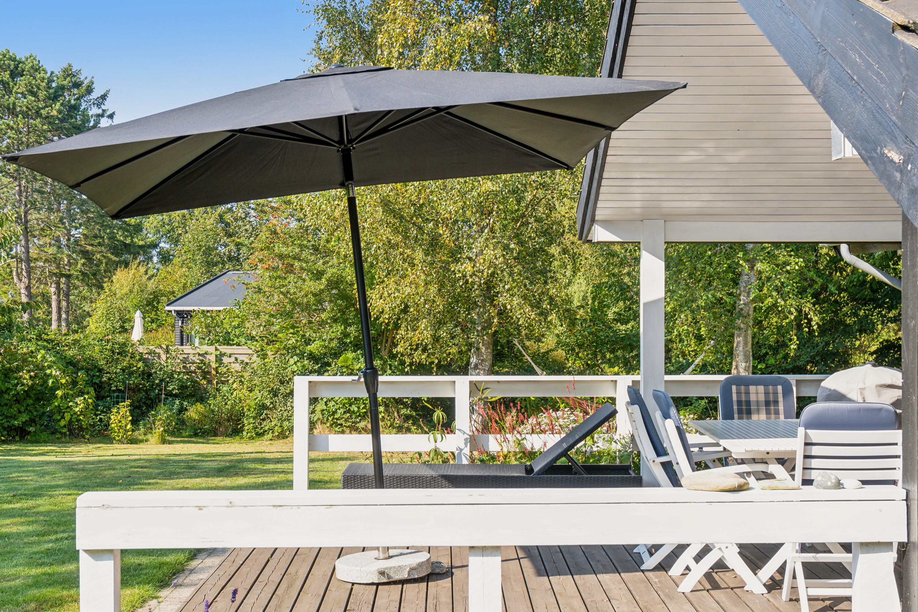 Fremhævet terrasse billede i fuldskærmstilstand. Billede af Nøddebakken 1B, Veddinge Bk, 4540 Fårevejle