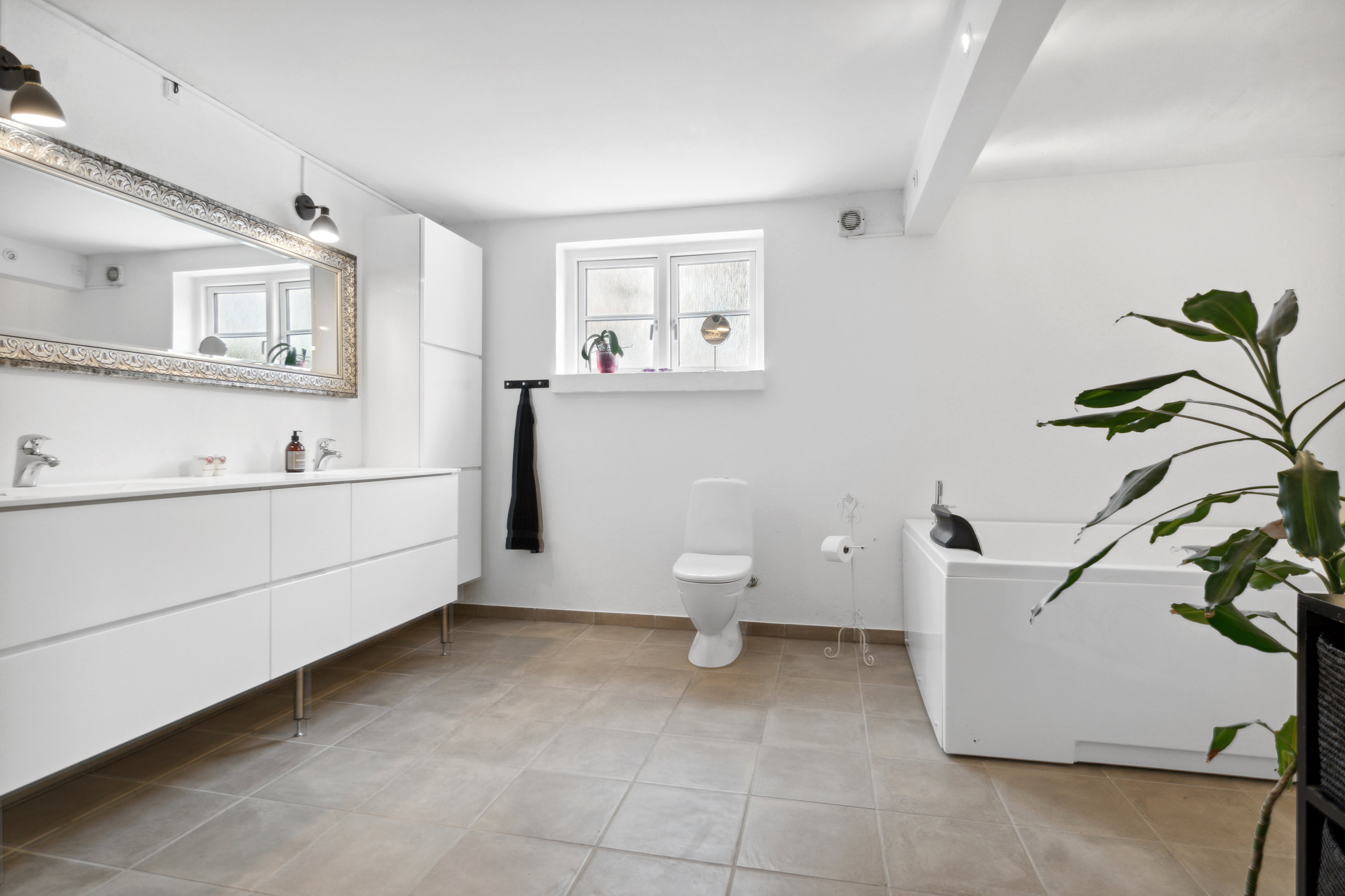 Fremhævet  billede i fuldskærmstilstand. Billede af Frørup Byvej 3B, 5871 Frørup