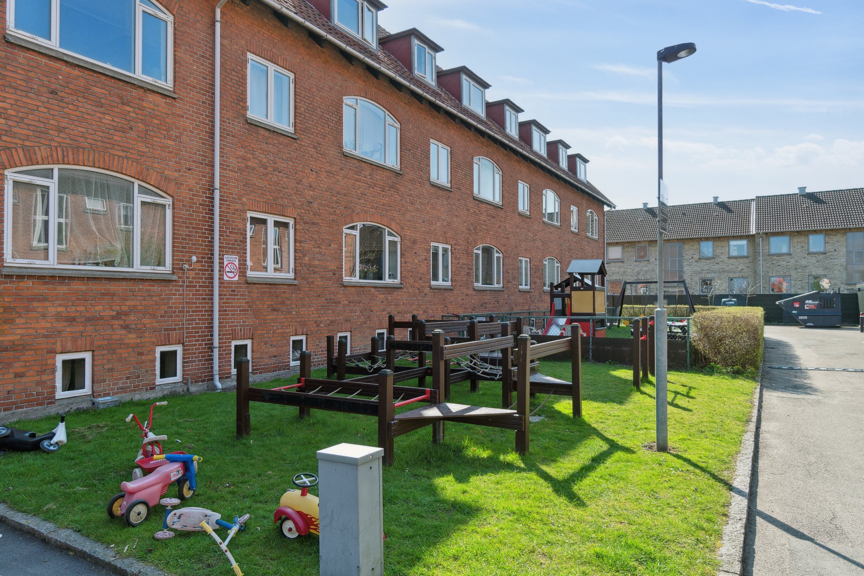 Fremhævet udendørs billede i fuldskærmstilstand. Billede af Bonkesvej 12, 2. th., 2650 Hvidovre