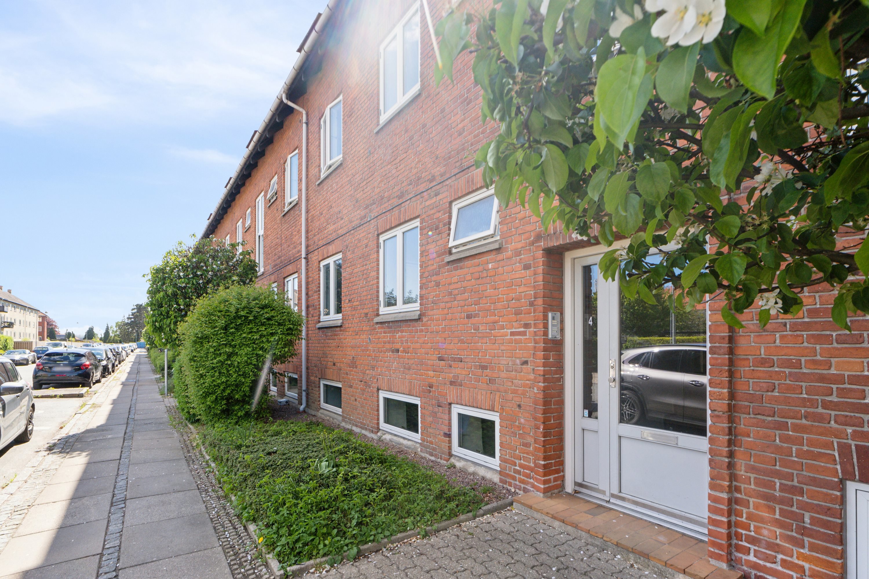 Fremhævet udendørs billede i fuldskærmstilstand. Billede af Bonkesvej 12, 2. th., 2650 Hvidovre