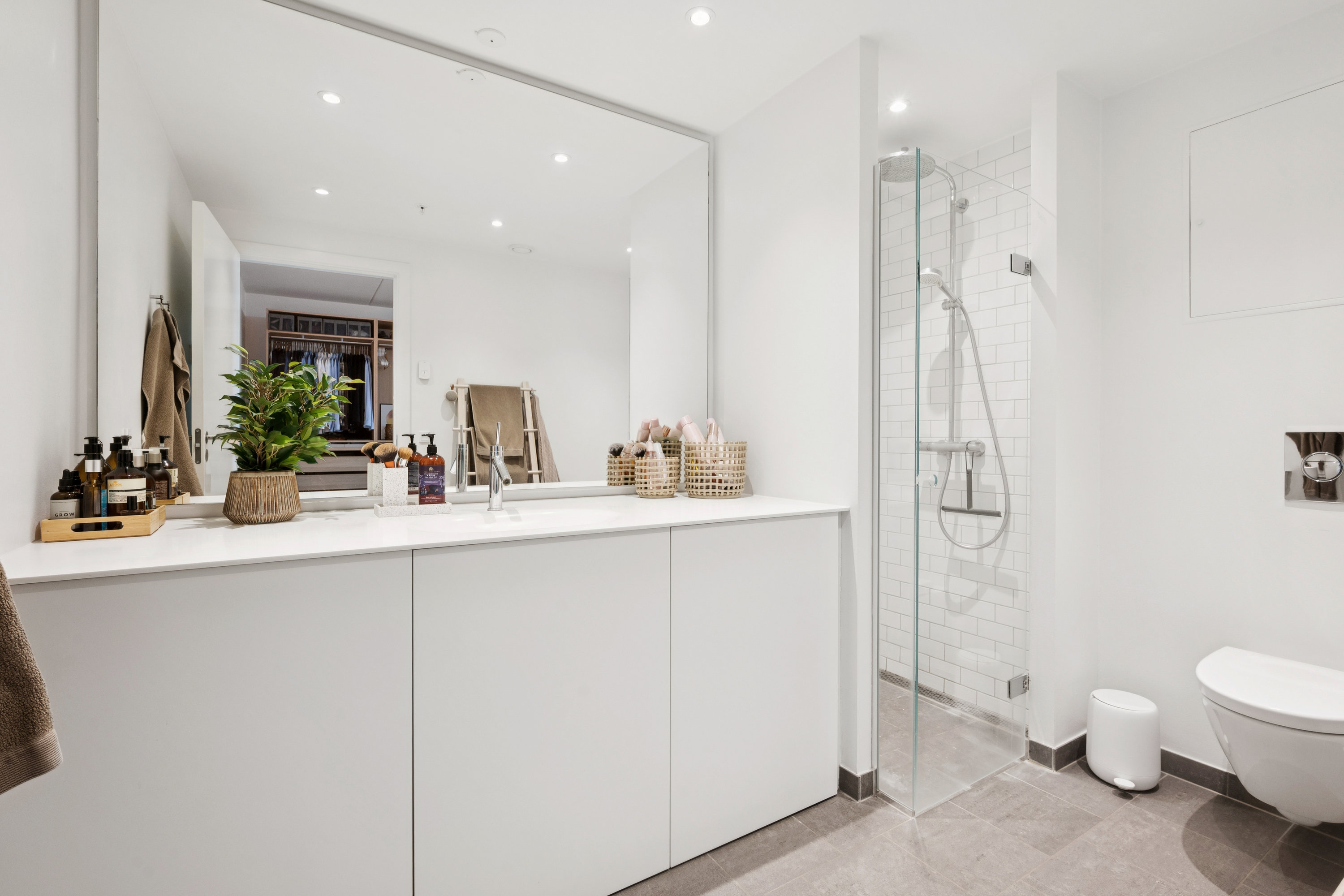 Fremhævet badeværelse billede i fuldskærmstilstand. Billede af Irma Pedersens Gade 99, 7. tv., 8000 Aarhus C