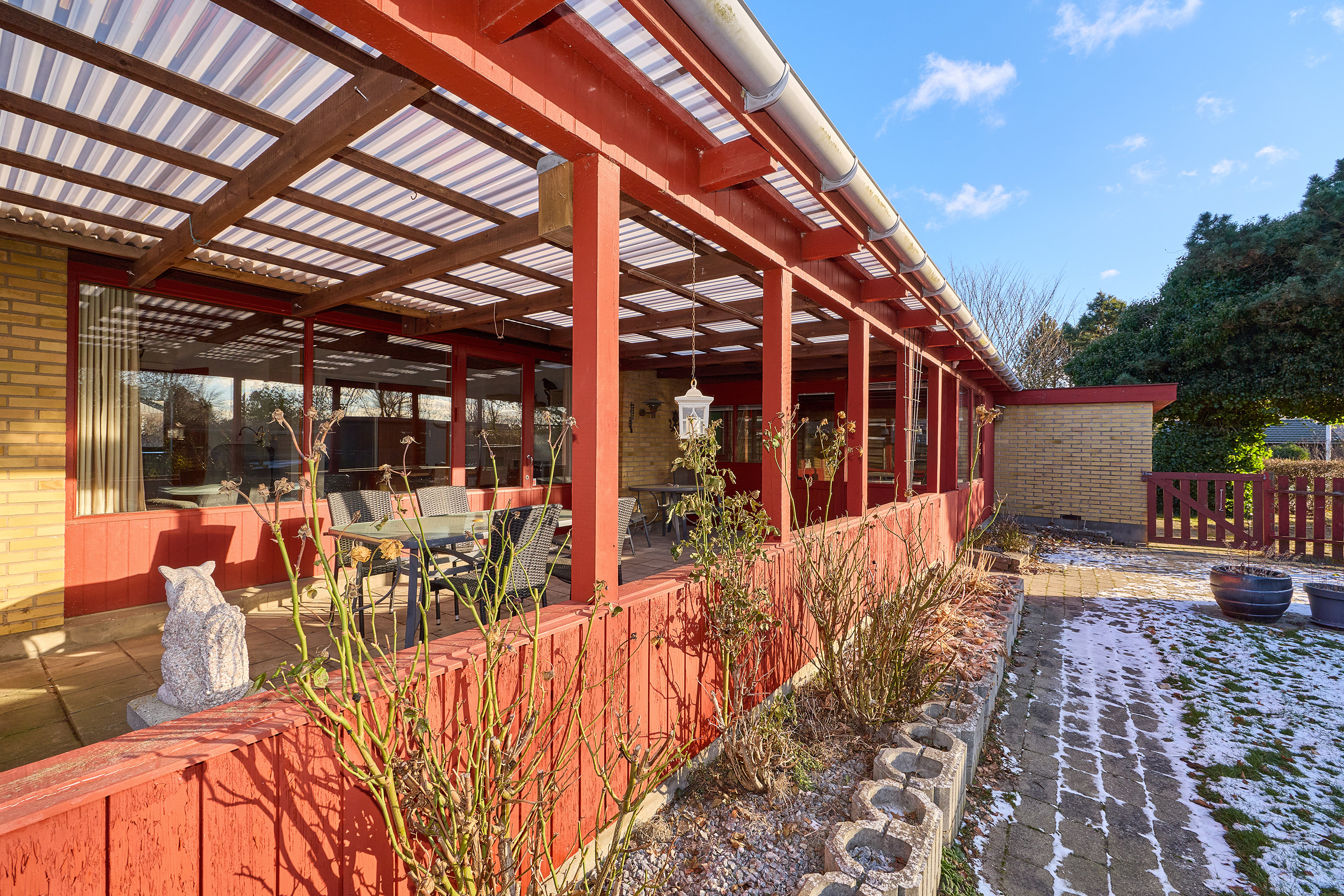 Fremhævet terrasse billede i fuldskærmstilstand. Billede af Skovridervænget 16, 3220 Tisvildeleje