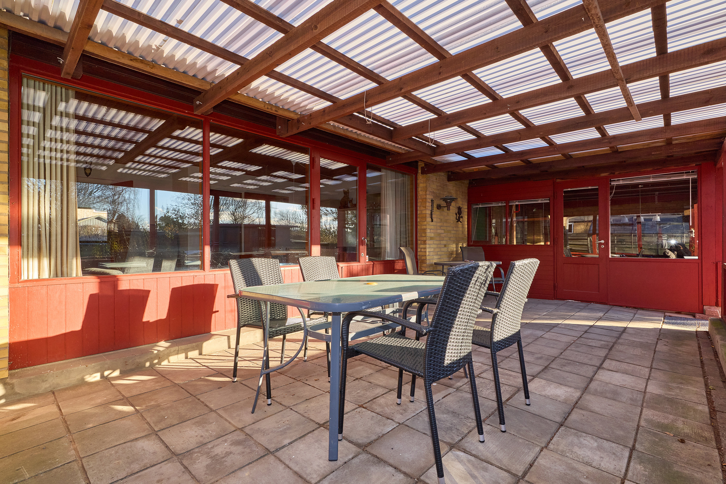 Fremhævet terrasse billede i fuldskærmstilstand. Billede af Skovridervænget 16, 3220 Tisvildeleje