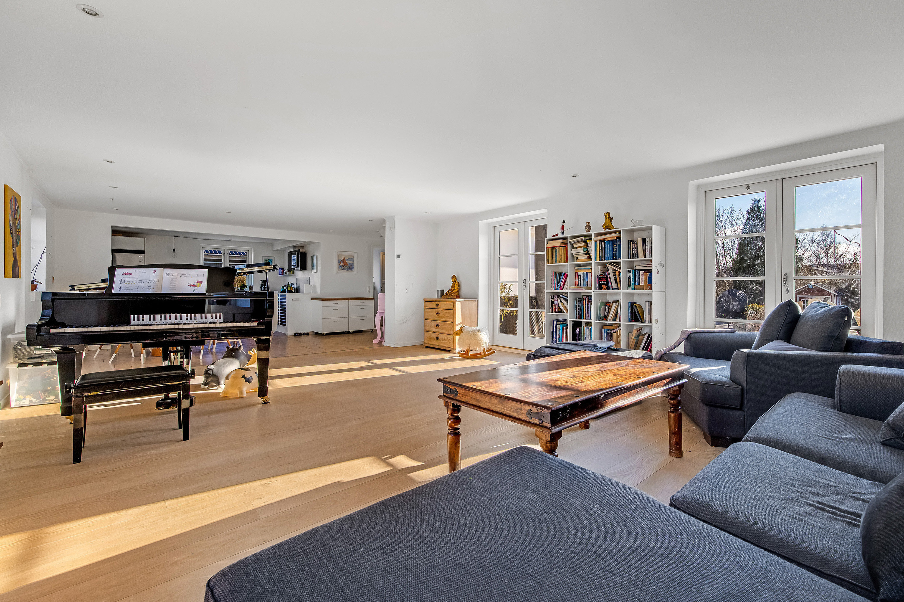 Fremhævet stue billede i fuldskærmstilstand. Billede af Solvænget 23, 3250 Gilleleje