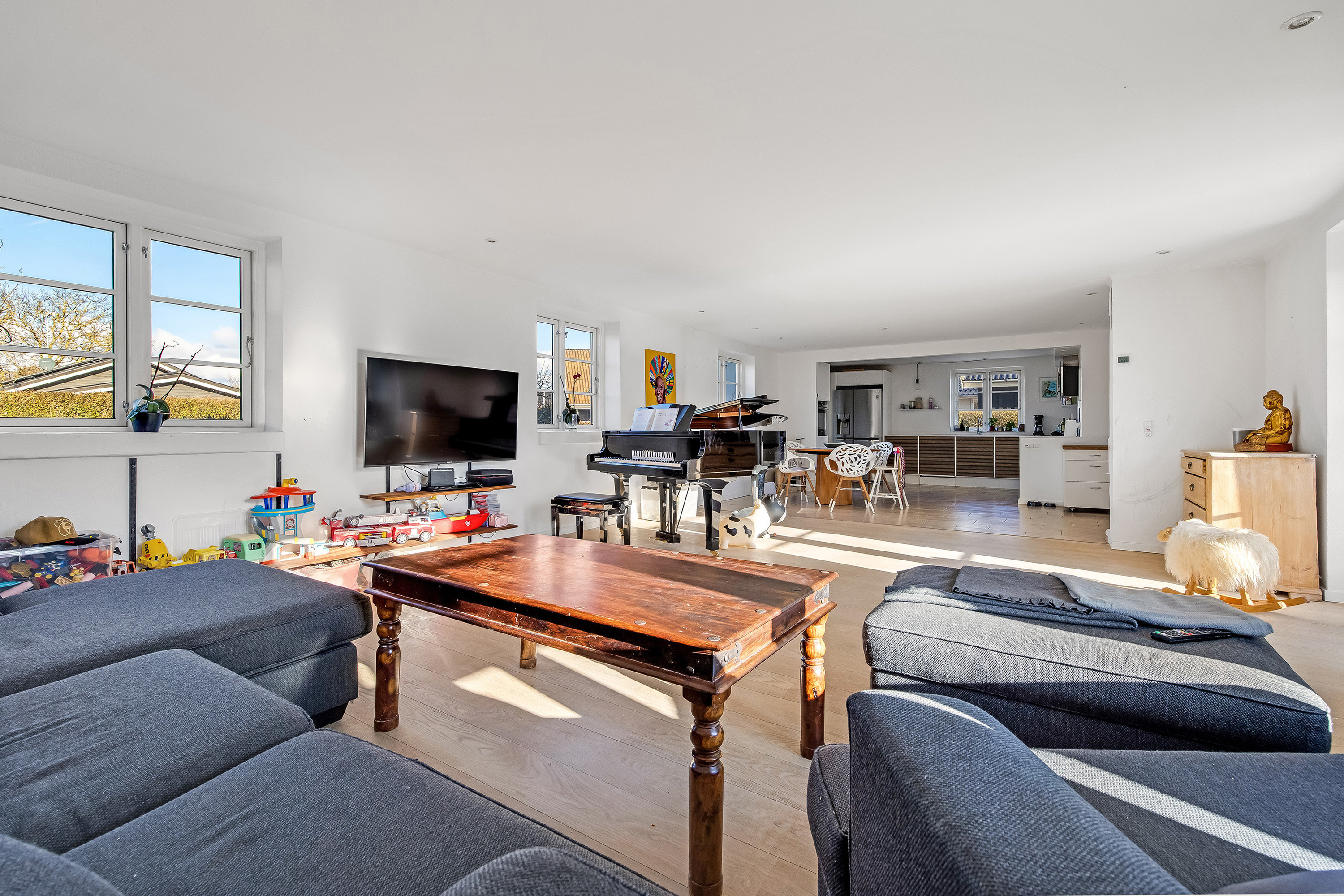 Fremhævet stue billede i fuldskærmstilstand. Billede af Solvænget 23, 3250 Gilleleje