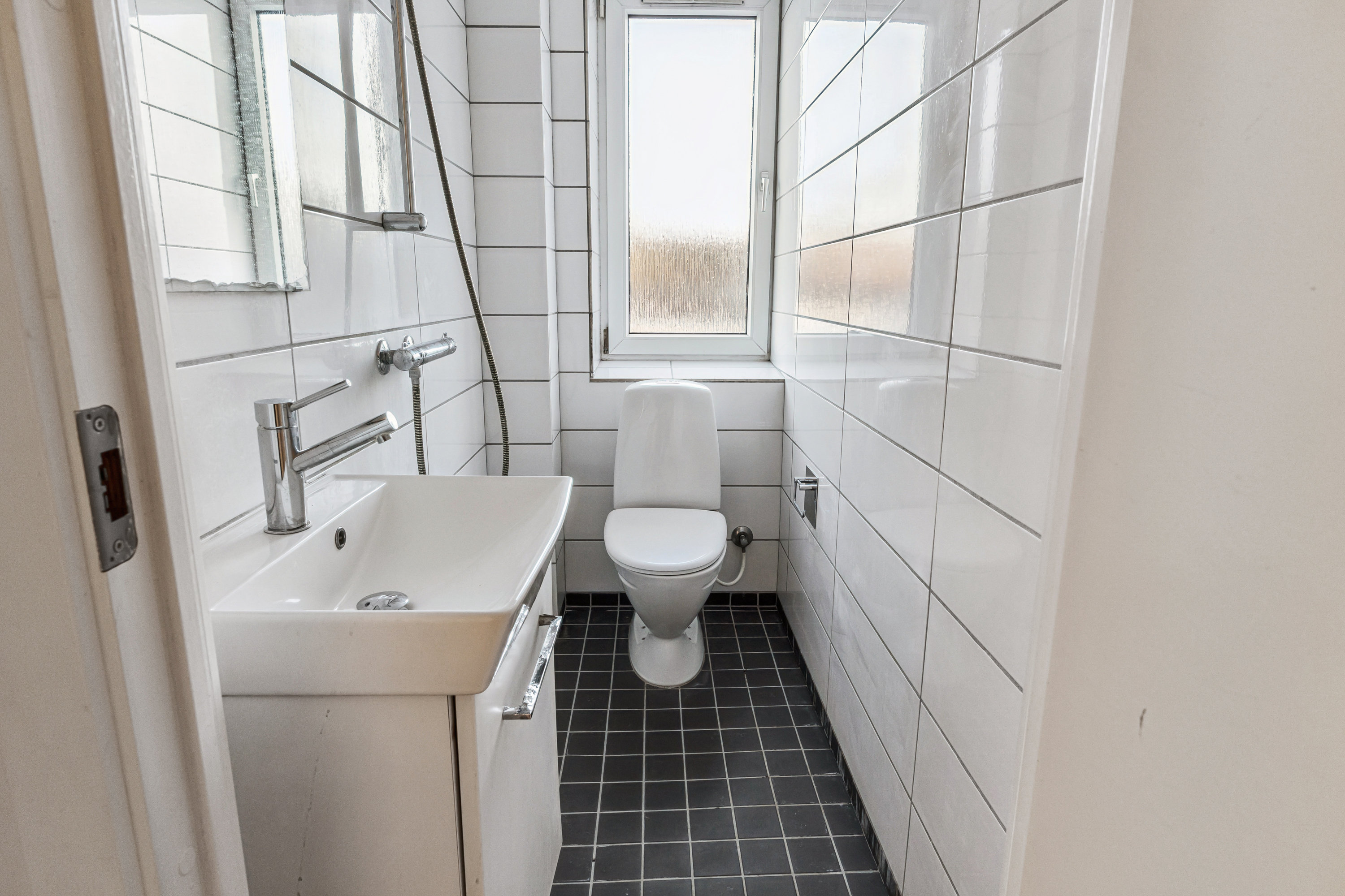 Fremhævet badeværelse billede i fuldskærmstilstand. Billede af Nordre Ringvej 8, st.. tv., 2600 Glostrup