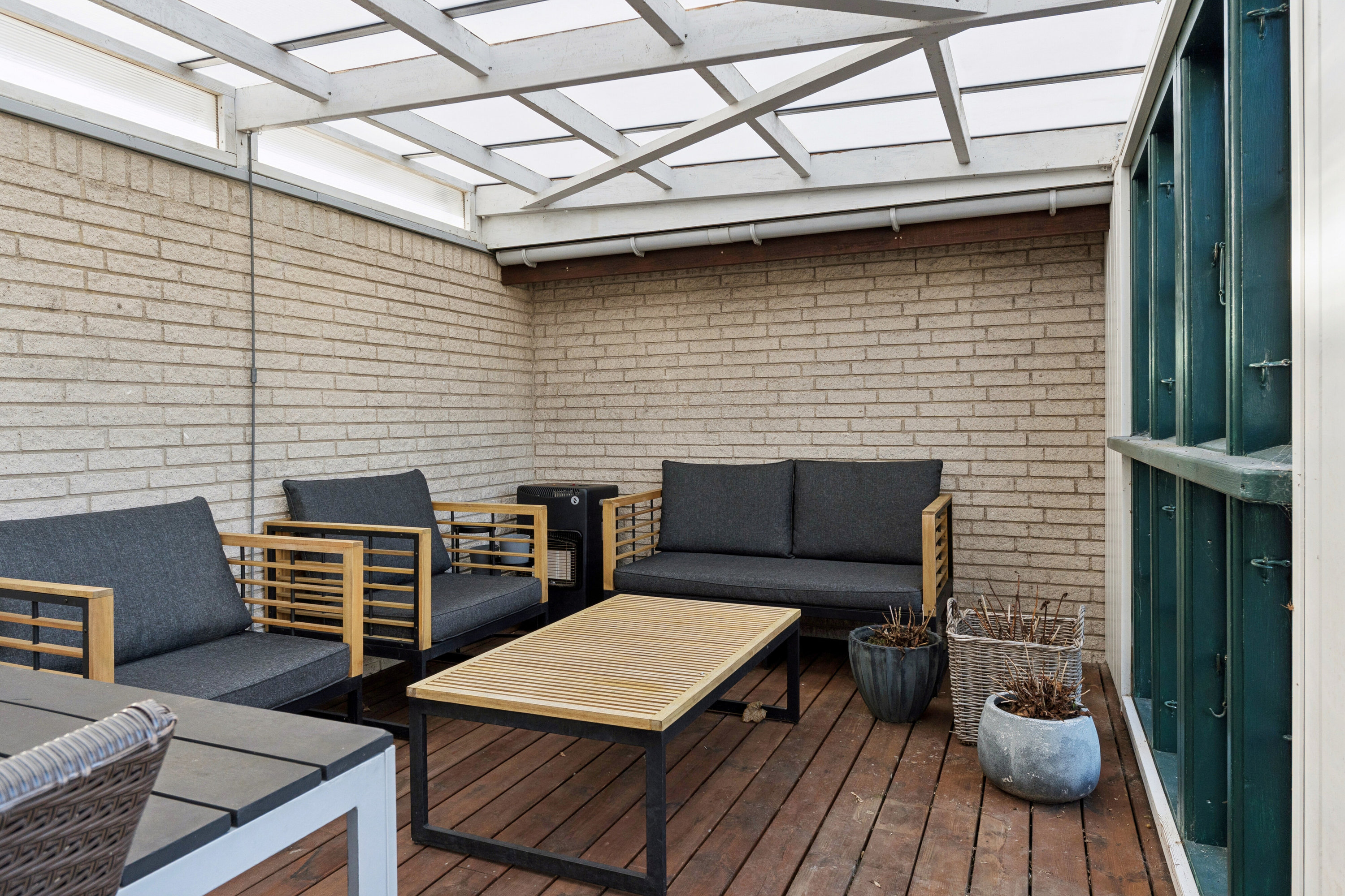 Fremhævet udestue billede i fuldskærmstilstand. Billede af Irisvej 27, 9870 Sindal