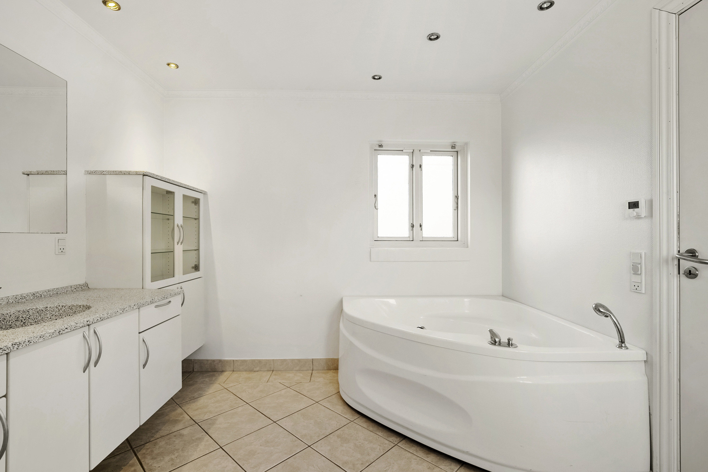 Fremhævet badeværelse billede i fuldskærmstilstand. Billede af Vestergade 67, Særslev, 5471 Søndersø