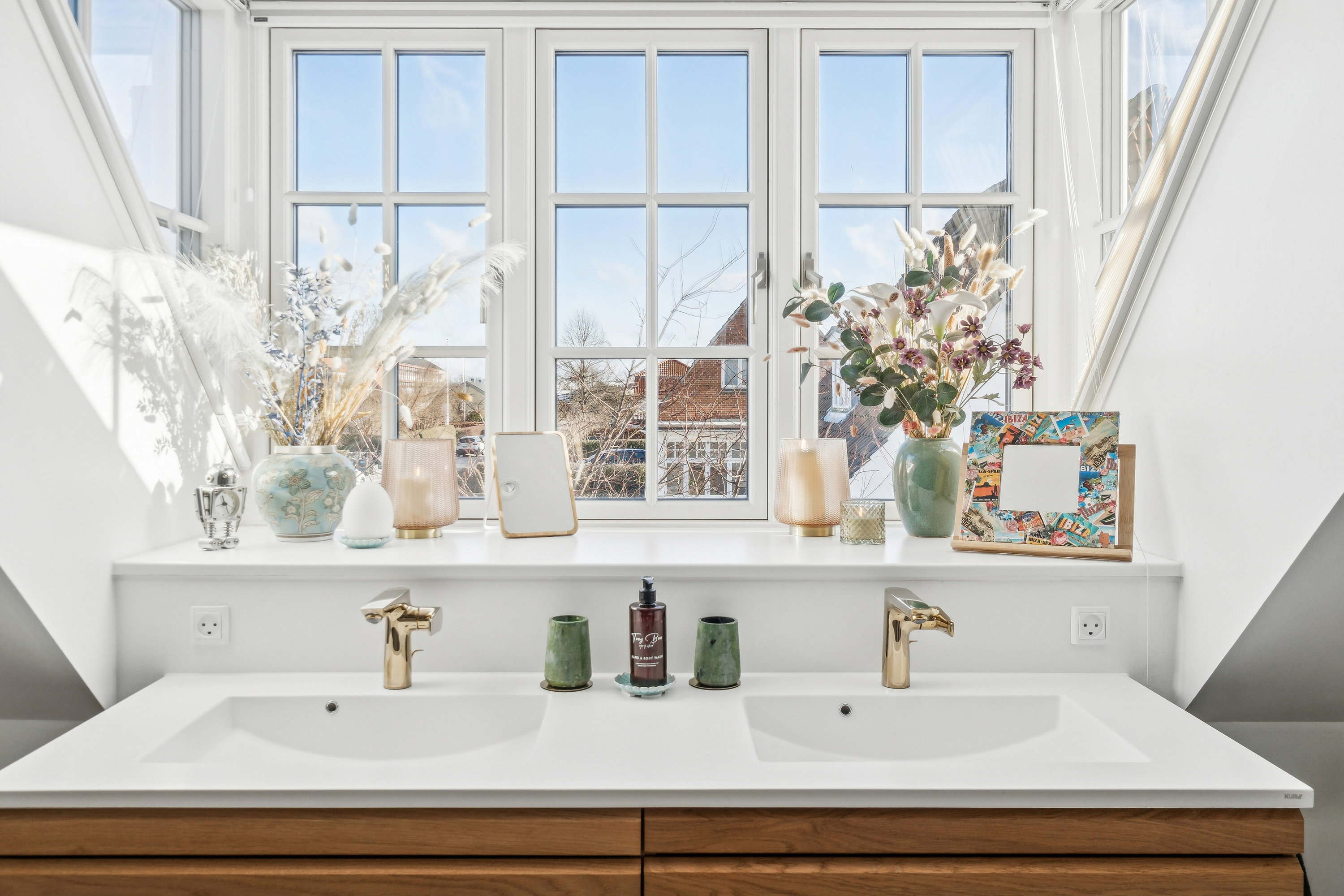 Fremhævet badeværelse billede i fuldskærmstilstand. Billede af Strøbyvej 28, 2650 Hvidovre