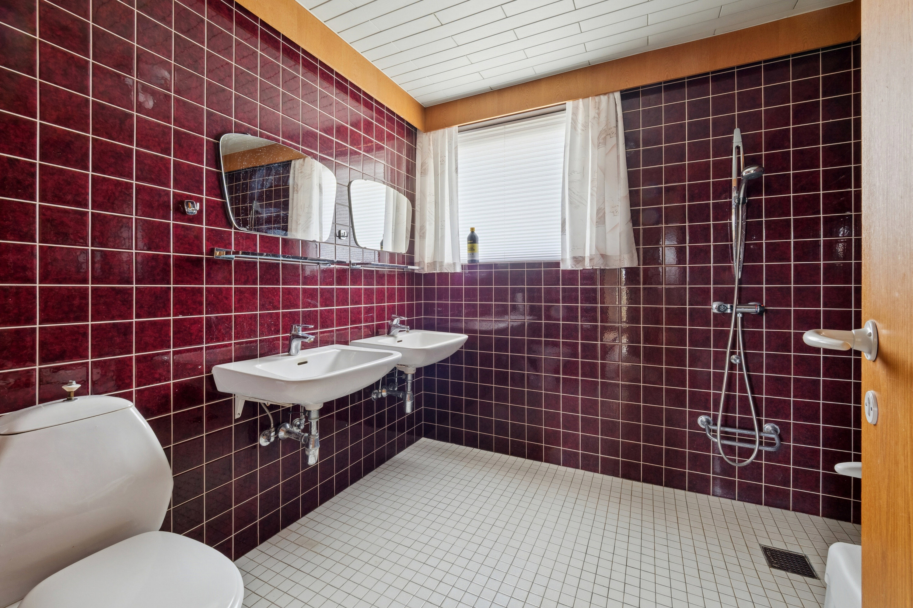 Fremhævet badeværelse billede i fuldskærmstilstand. Billede af Svalgårdsvej 2, Sjørring, 7700 Thisted