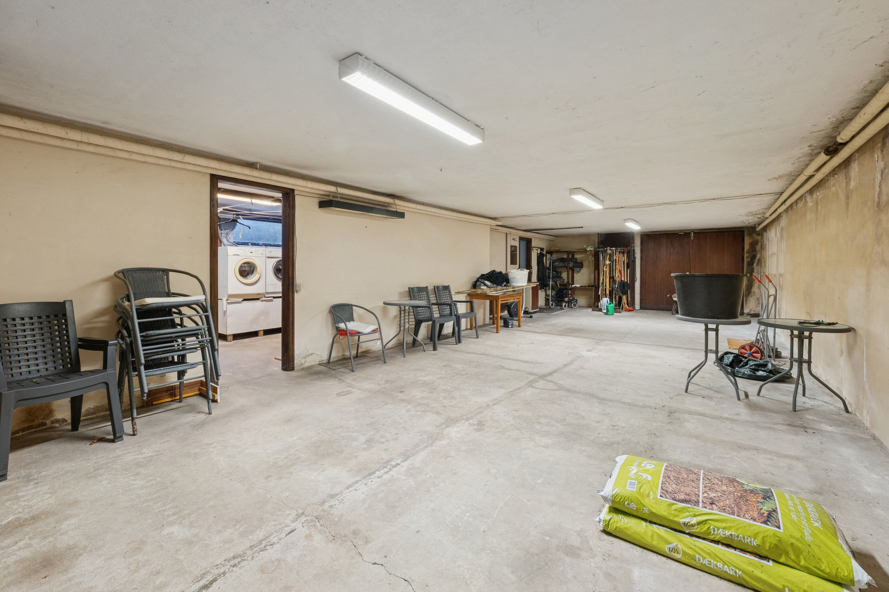 Fremhævet garage billede i fuldskærmstilstand. Billede af Svalgårdsvej 2, Sjørring, 7700 Thisted