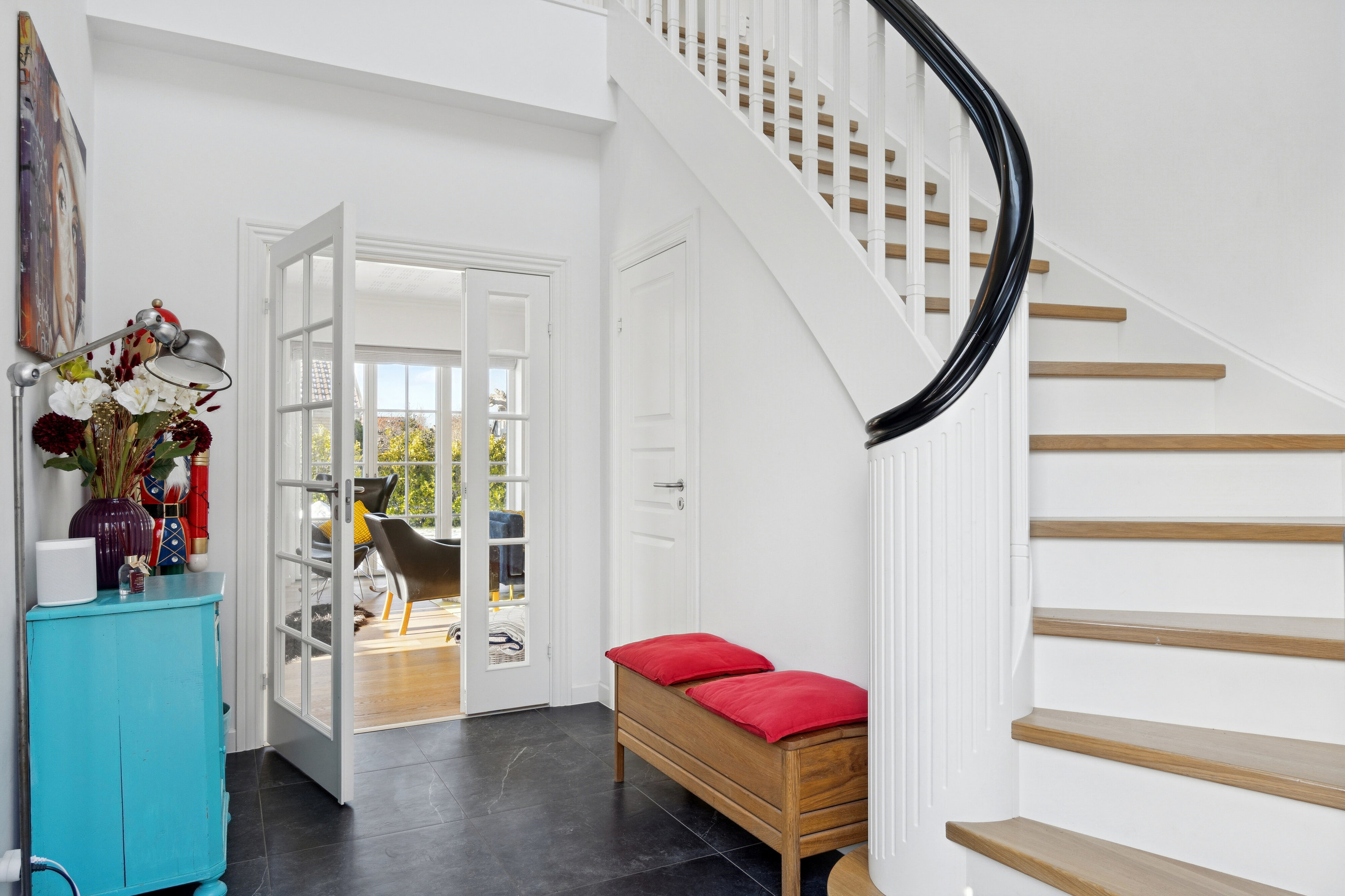 Fremhævet entré billede i fuldskærmstilstand. Billede af Strøbyvej 28, 2650 Hvidovre