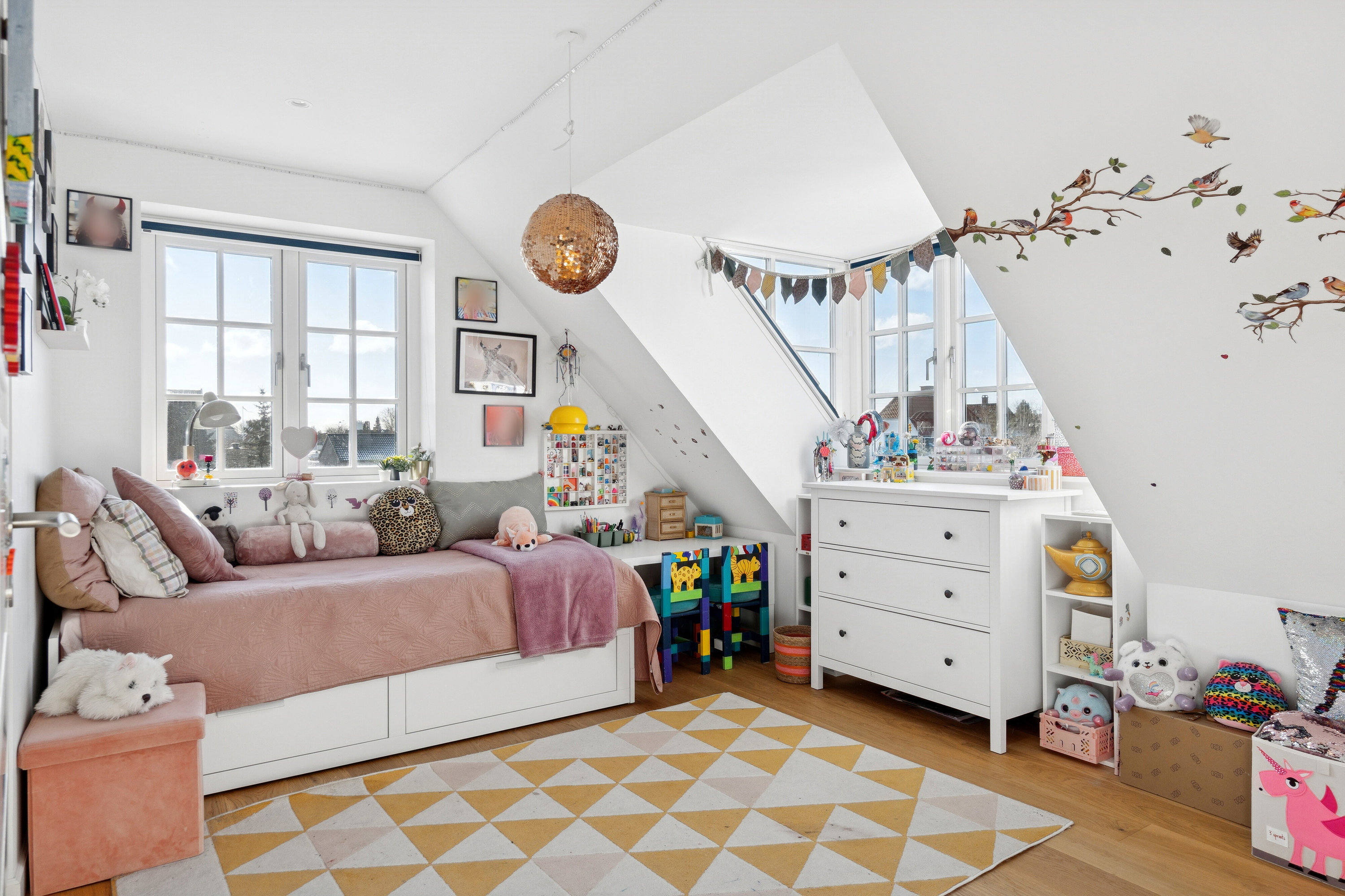 Fremhævet soveværelse billede i fuldskærmstilstand. Billede af Strøbyvej 28, 2650 Hvidovre